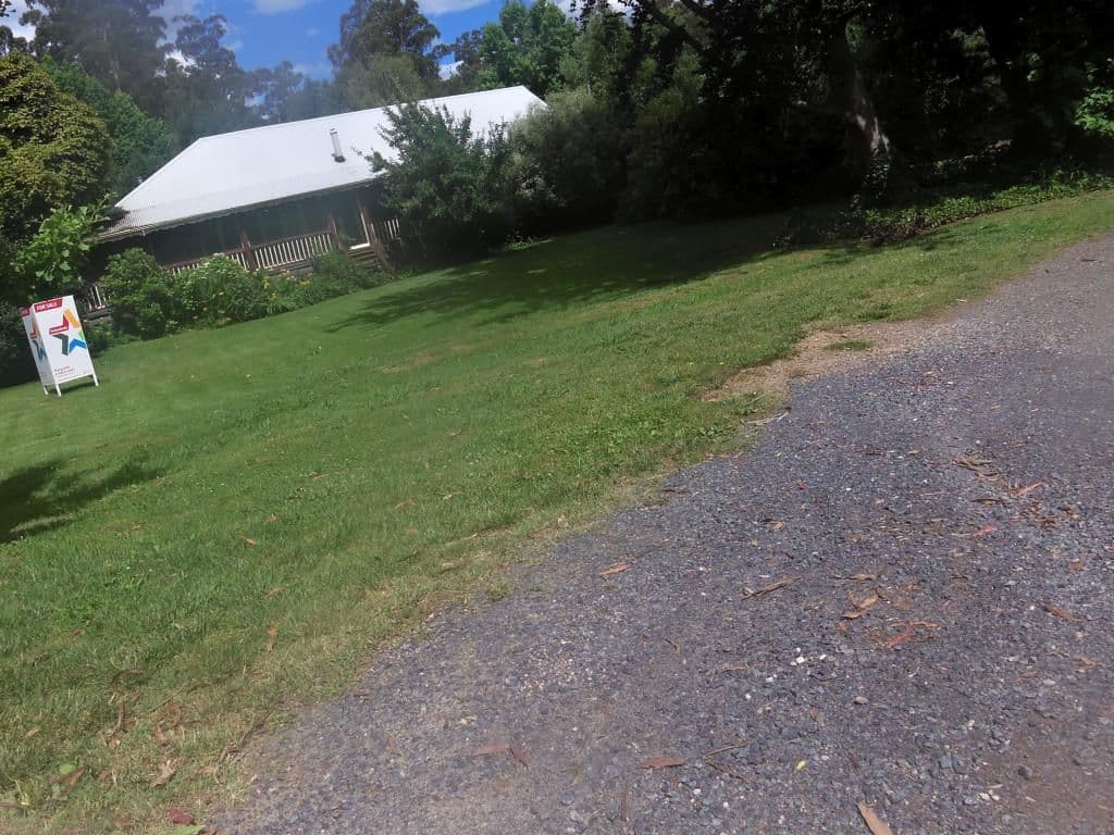 Street view near Goldberry, Healesville — © mander (CC BY-SA · Mapillary)
