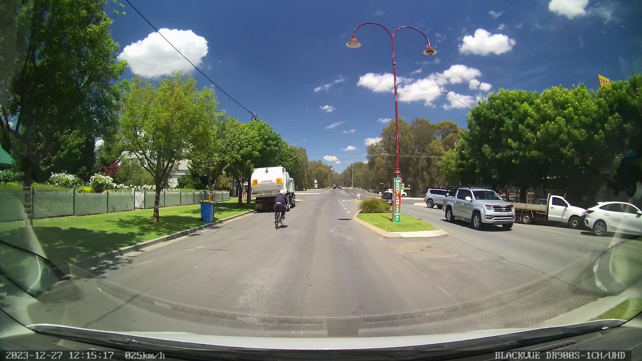 Street view near Barooga Hotel, Barooga — © bob3bob3 (CC BY-SA · Mapillary)