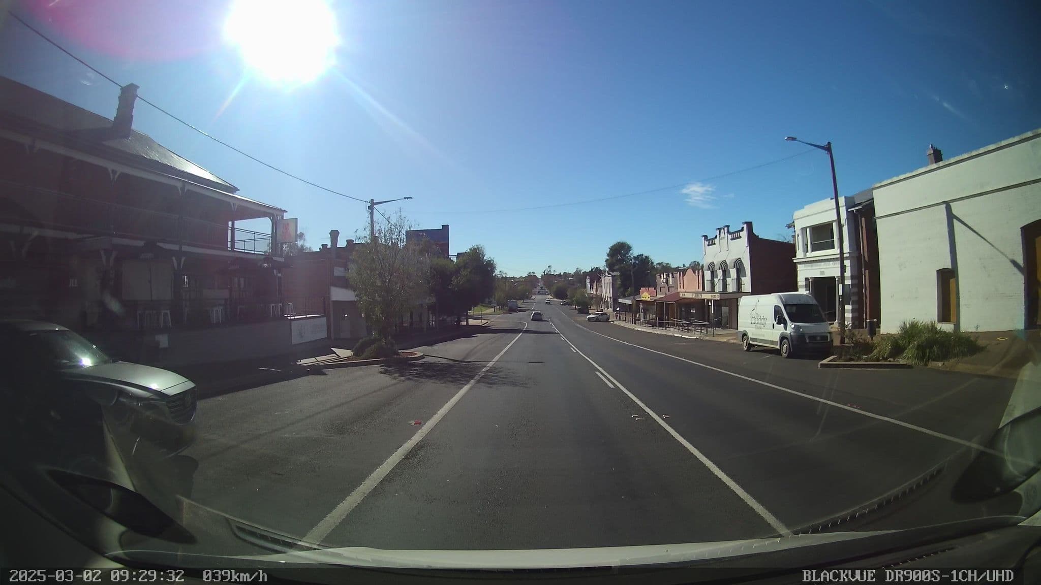 Street view near The Light Horse Hotel Murrumburrah, Young — © bob3bob3 (CC BY-SA · Mapillary)