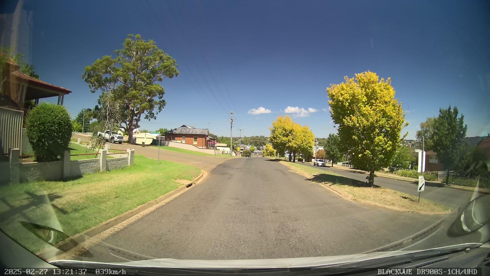 Street view near Edwards House, Young — © bob3bob3 (CC BY-SA · Mapillary)