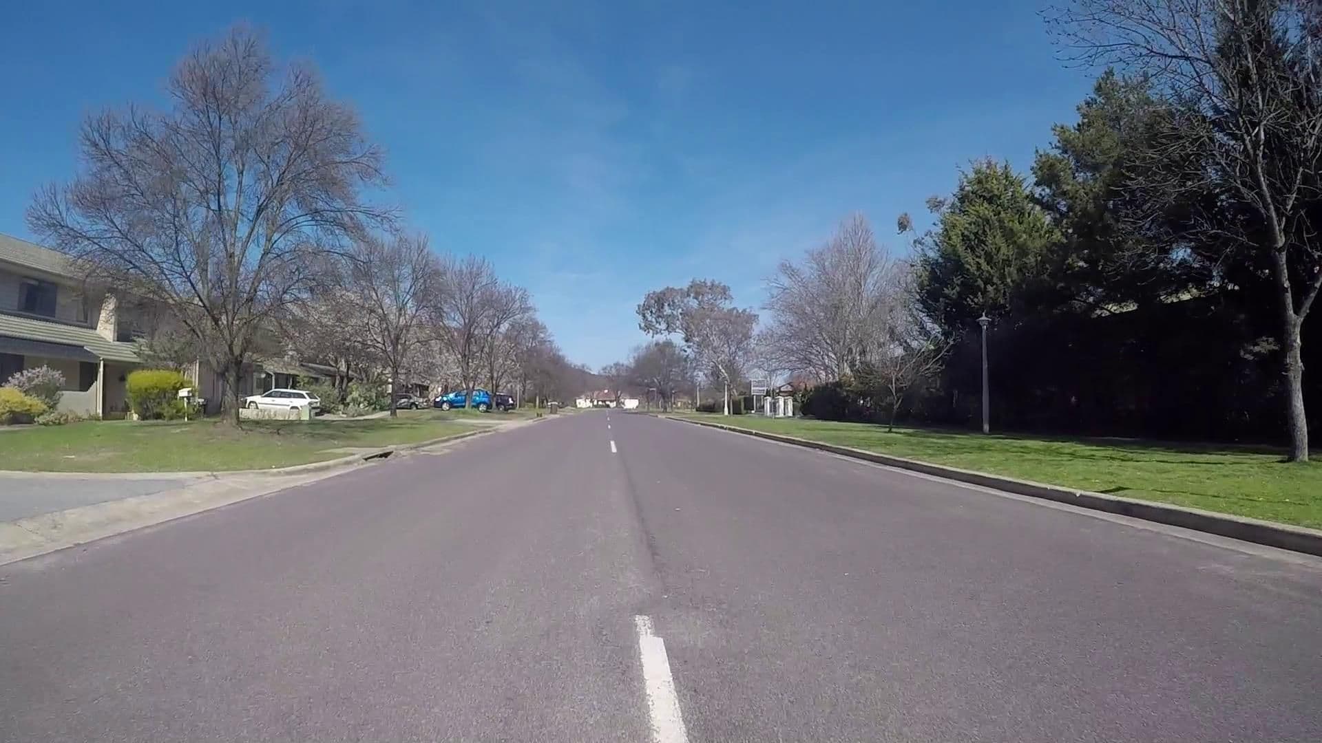 Street view near ibis Styles Canberra Tall Trees, Ainslie — © eneerhut (CC BY-SA · Mapillary)