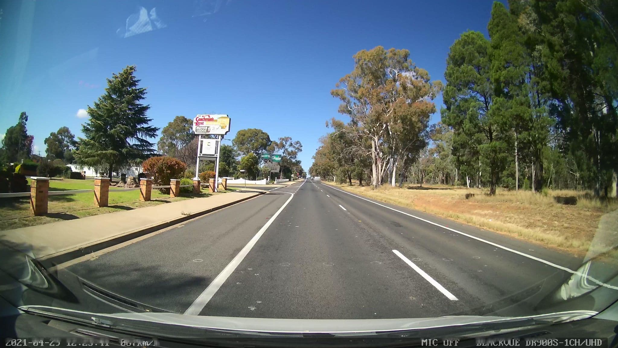 Street view near Coachmans Rest Motel, Coonabarabran — © bob3bob3 (CC BY-SA · Mapillary)