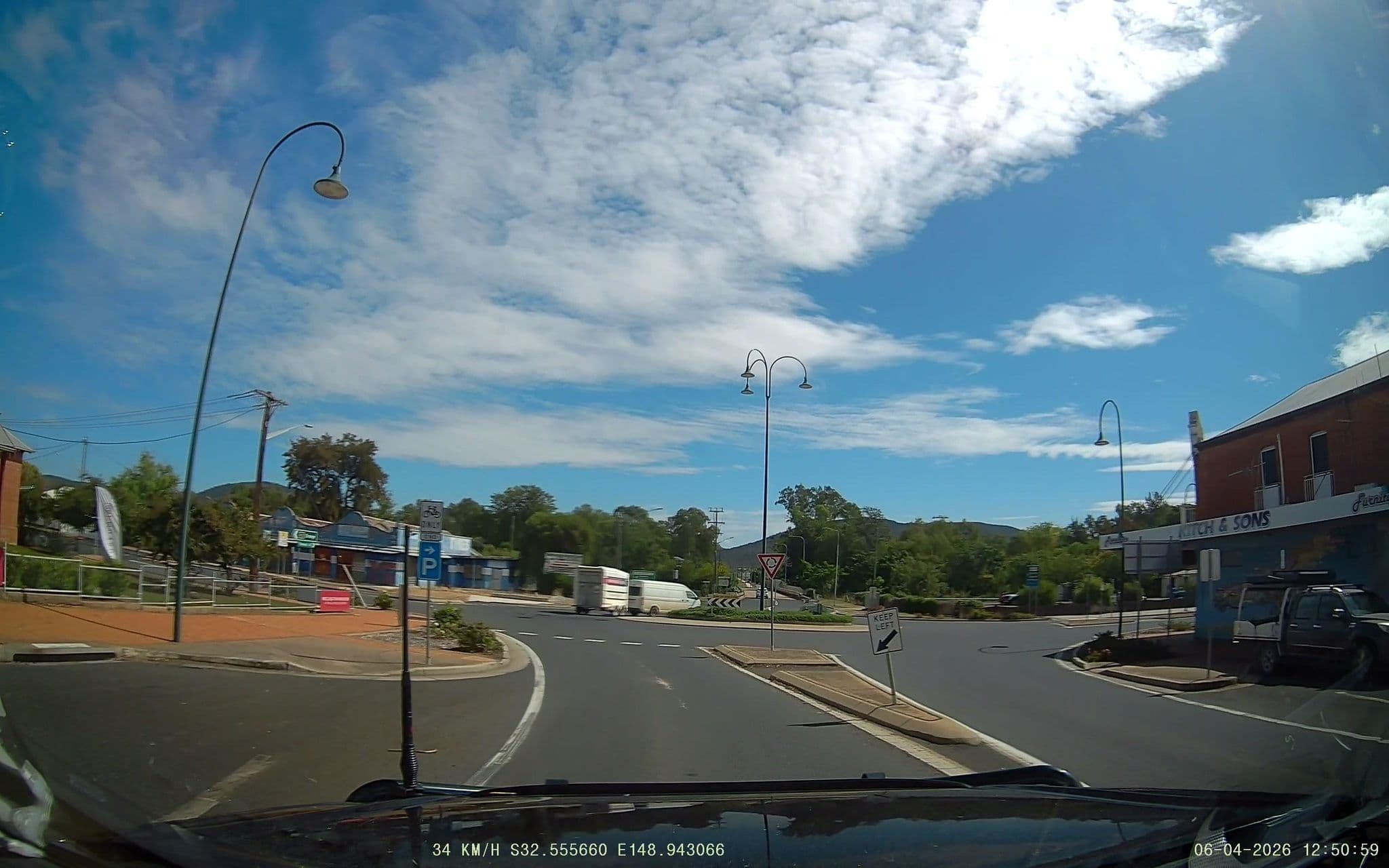 Street view near Wellington Caves Holiday Complex, Wellington — © fizzie (CC BY-SA · Mapillary)
