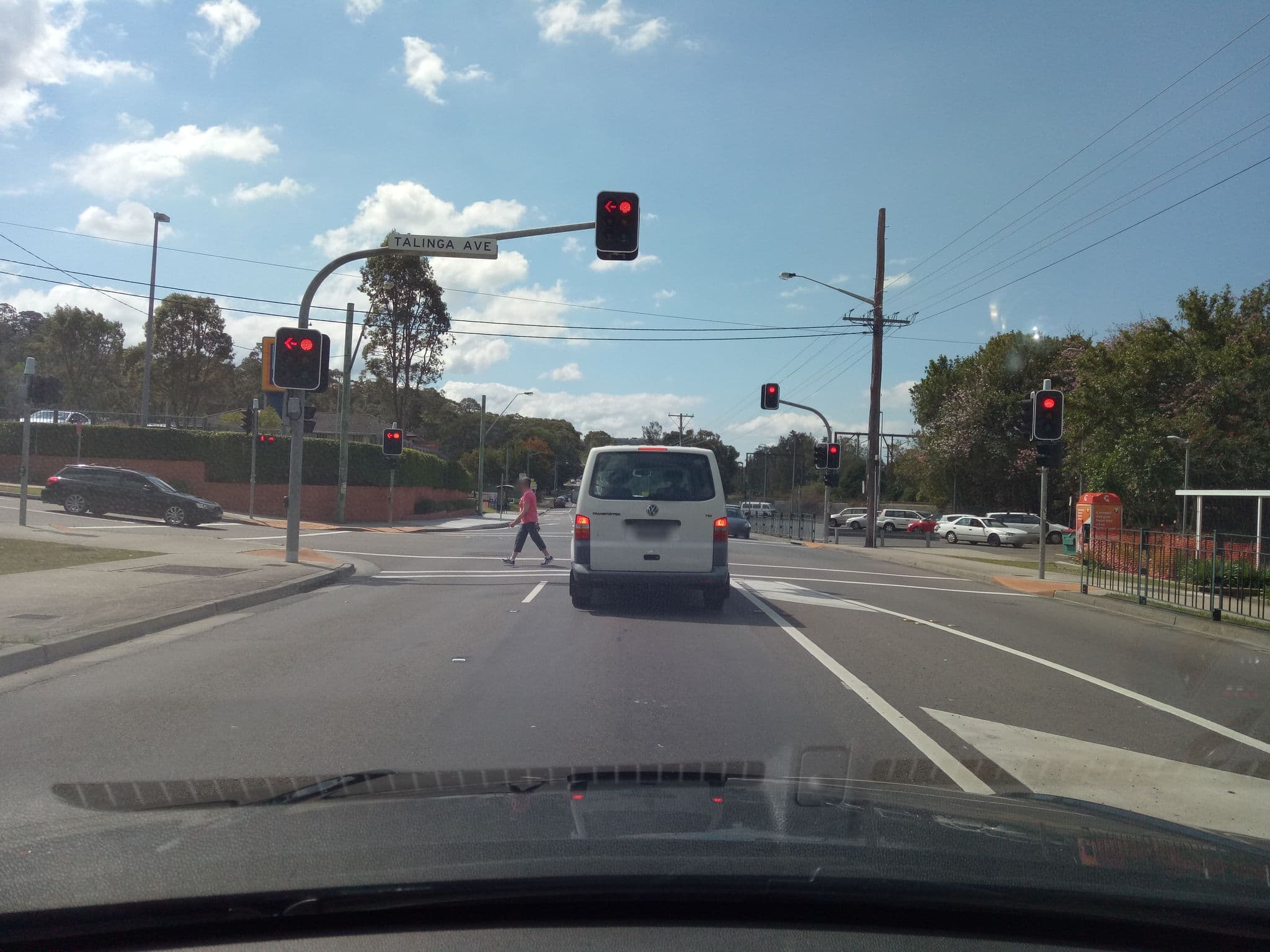 Street view near Cambridge Hotel, Point Clare — © cheater512 (CC BY-SA · Mapillary)