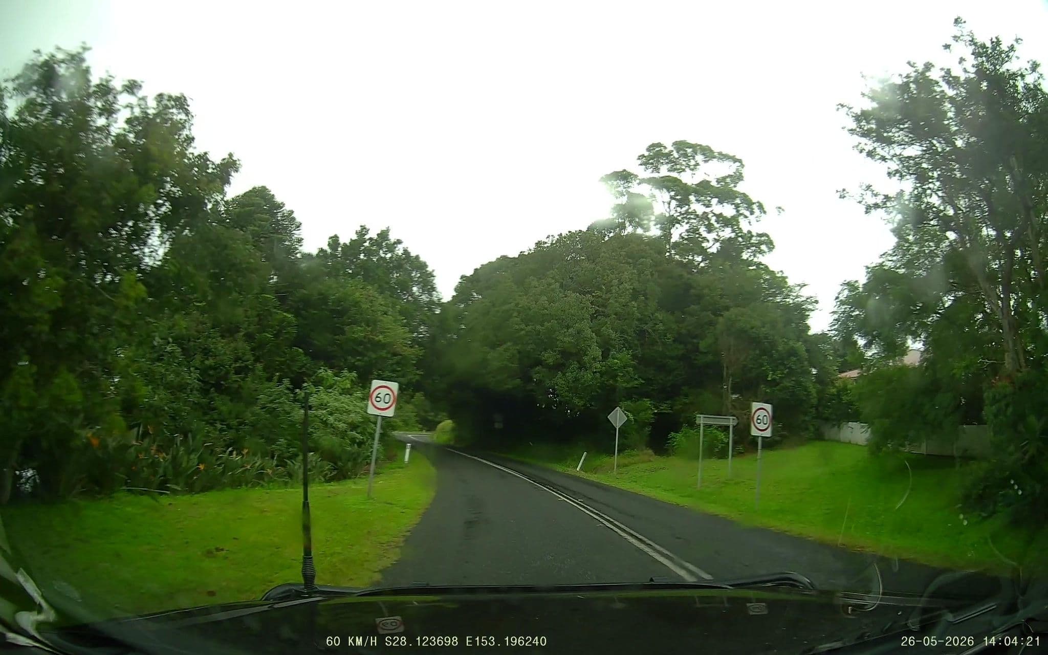 Street view near Old St John's Church, Lower Beechmont — © fizzie (CC BY-SA · Mapillary)