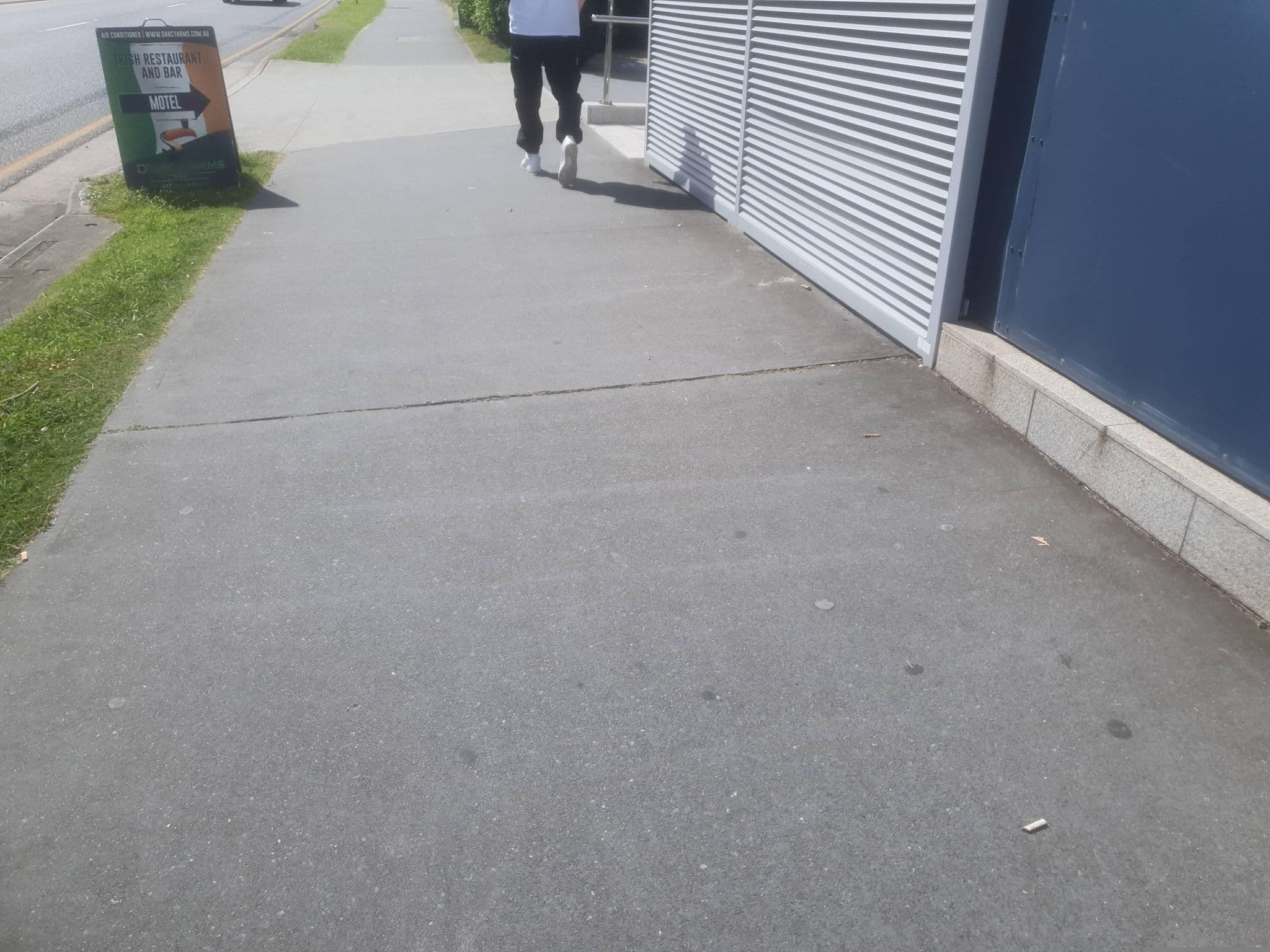 Street view near Holiday North Apartments, Surfers Paradise — © Denisewi (CC BY-SA · Mapillary)