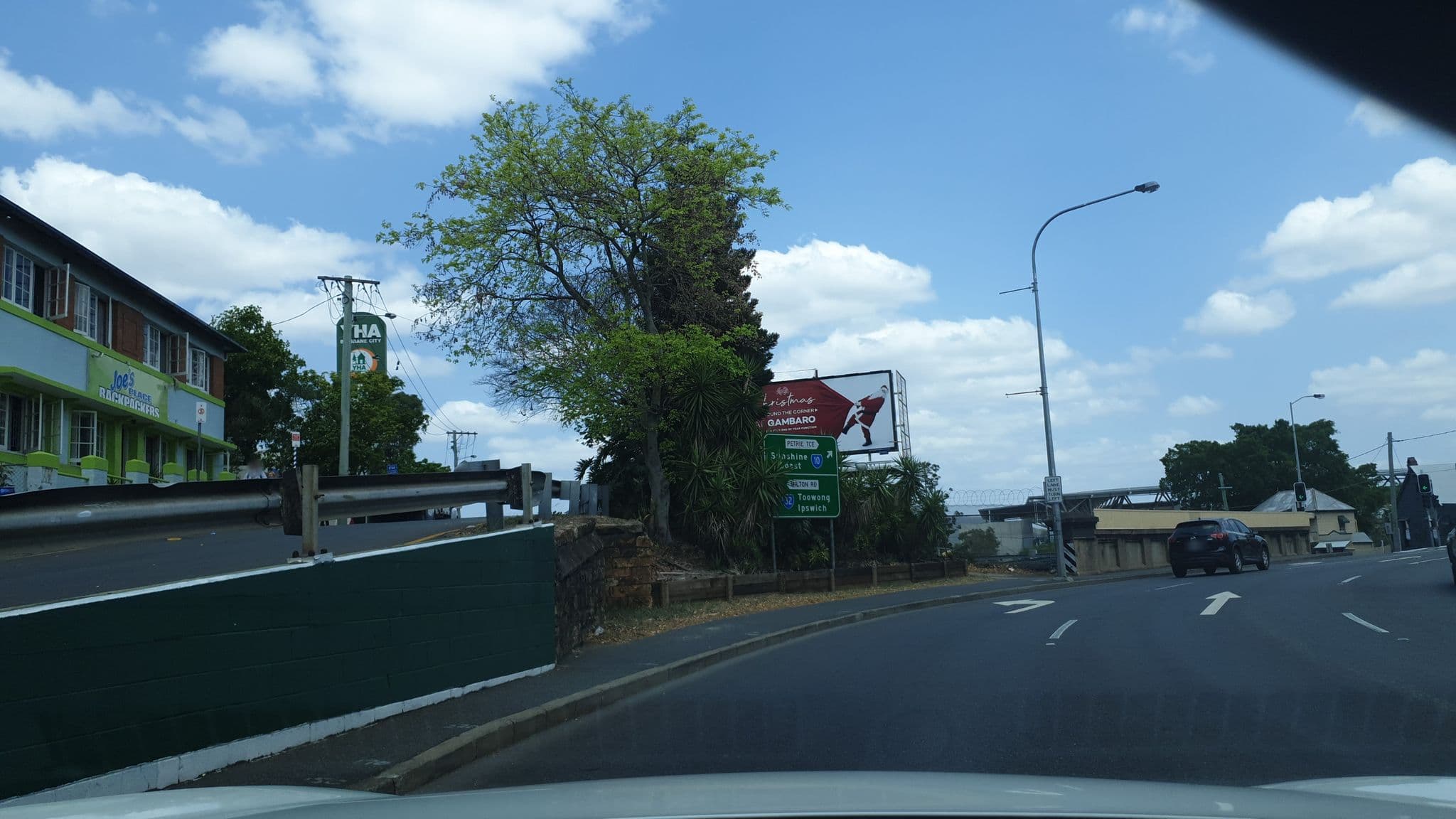 Street view near Joe's Place Backpackers, Petrie Terrace — © brackone (CC BY-SA · Mapillary)