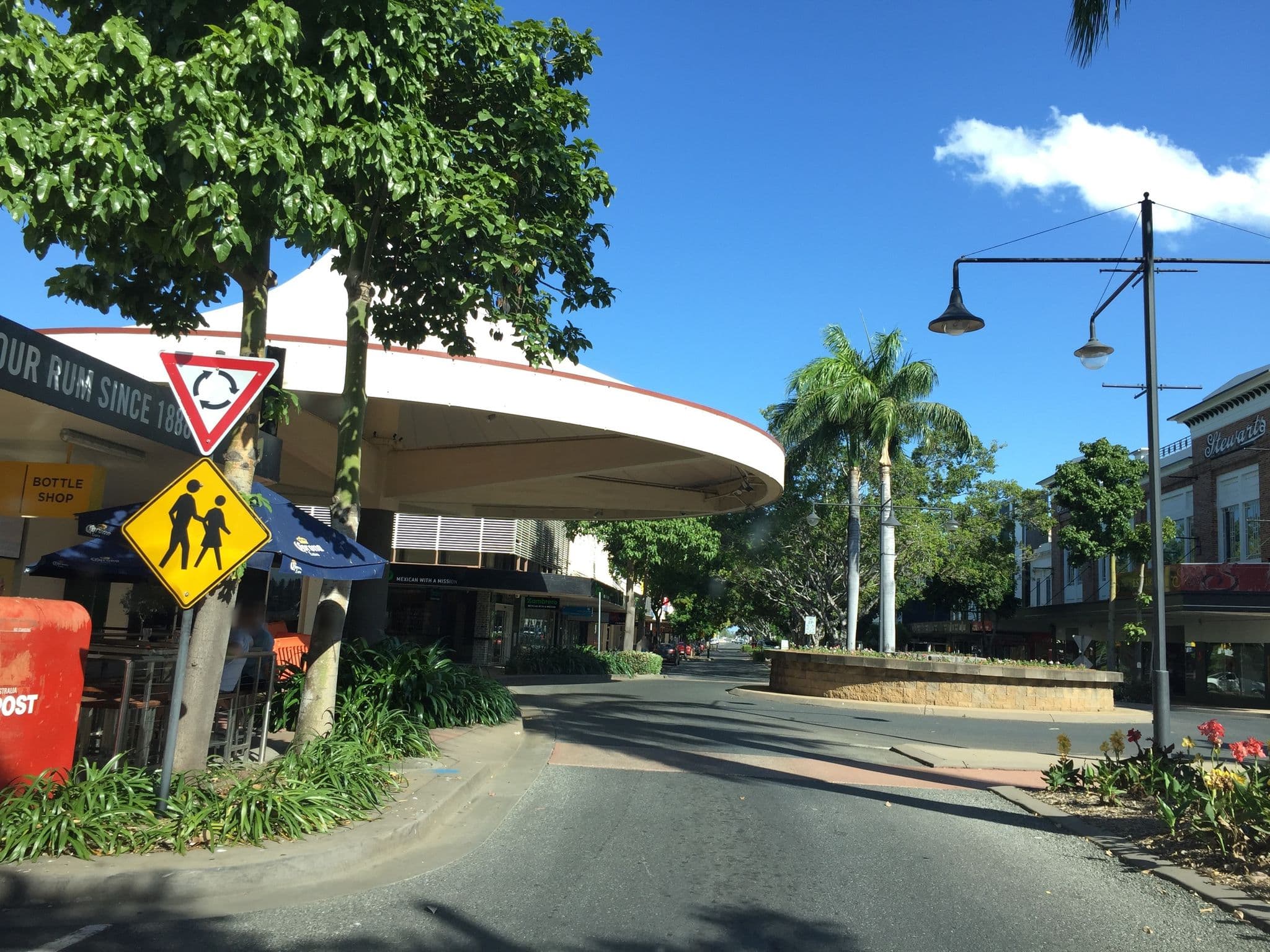 Street view near Downtown Backpackers, Rockhampton — © vagrant42 (CC BY-SA · Mapillary)