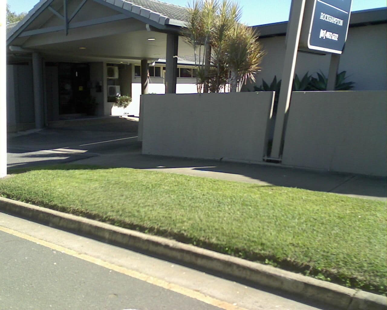 Street view near Best Western Cattle City Motor Inn, Rockhampton — © bob3bob3 (CC BY-SA · Mapillary)