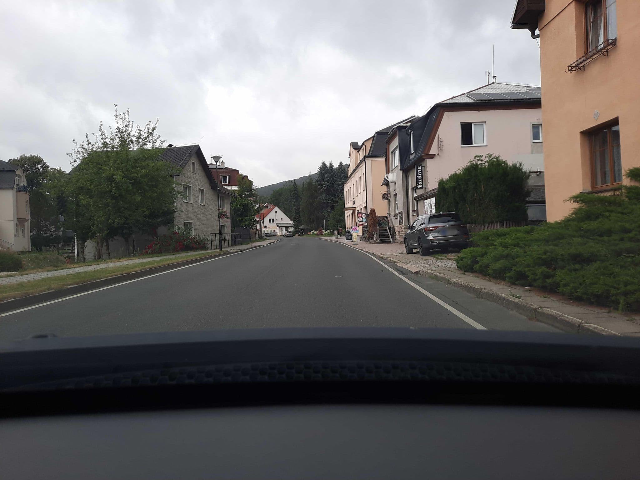 Street view near Apartmány Růženka, Lipová-lázně — © ondrejlopatka (CC BY-SA · Mapillary)