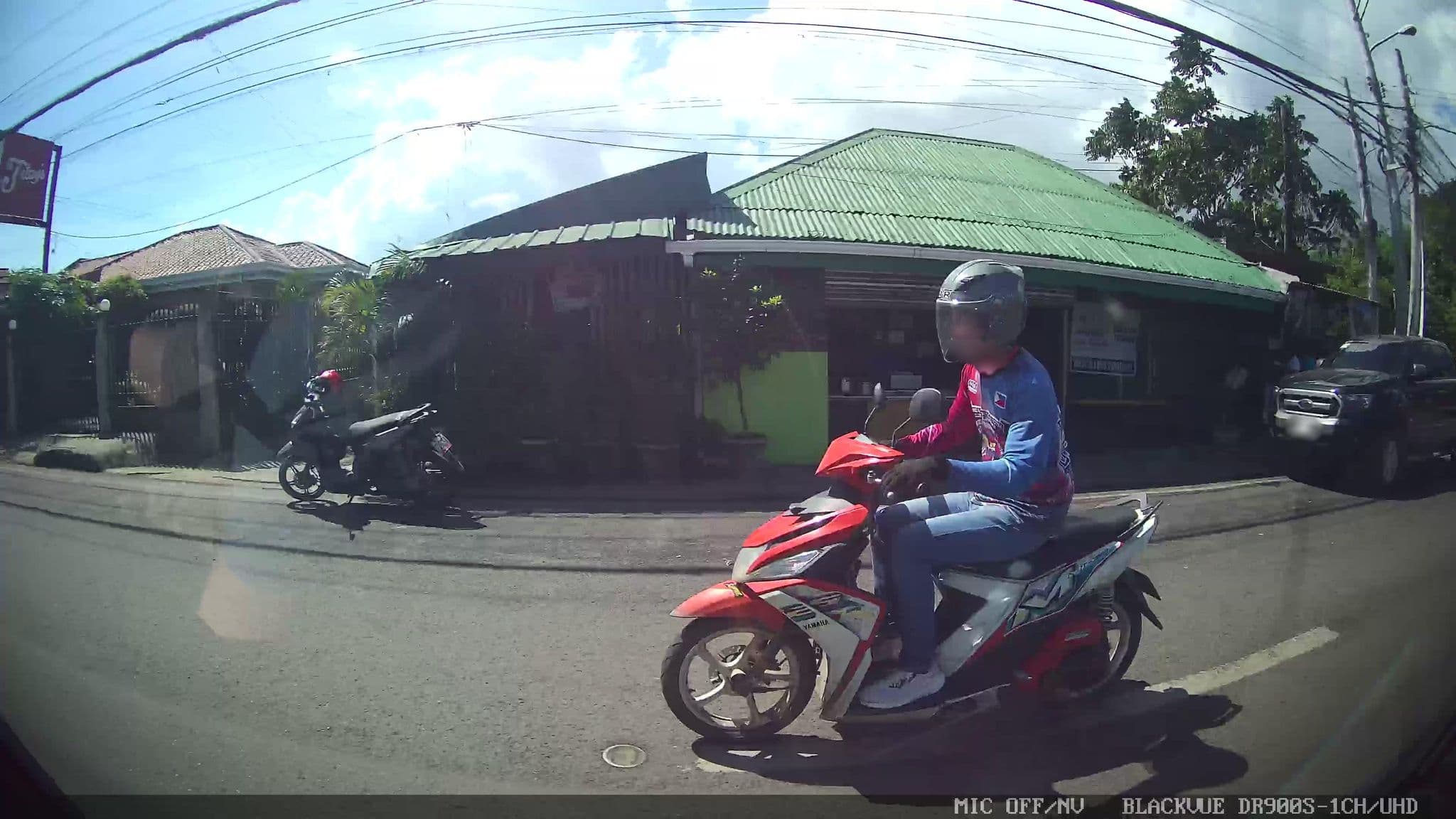 Street view near lingay beach resort, Liloan — © Kaart---RIGHT (CC BY-SA · Mapillary)
