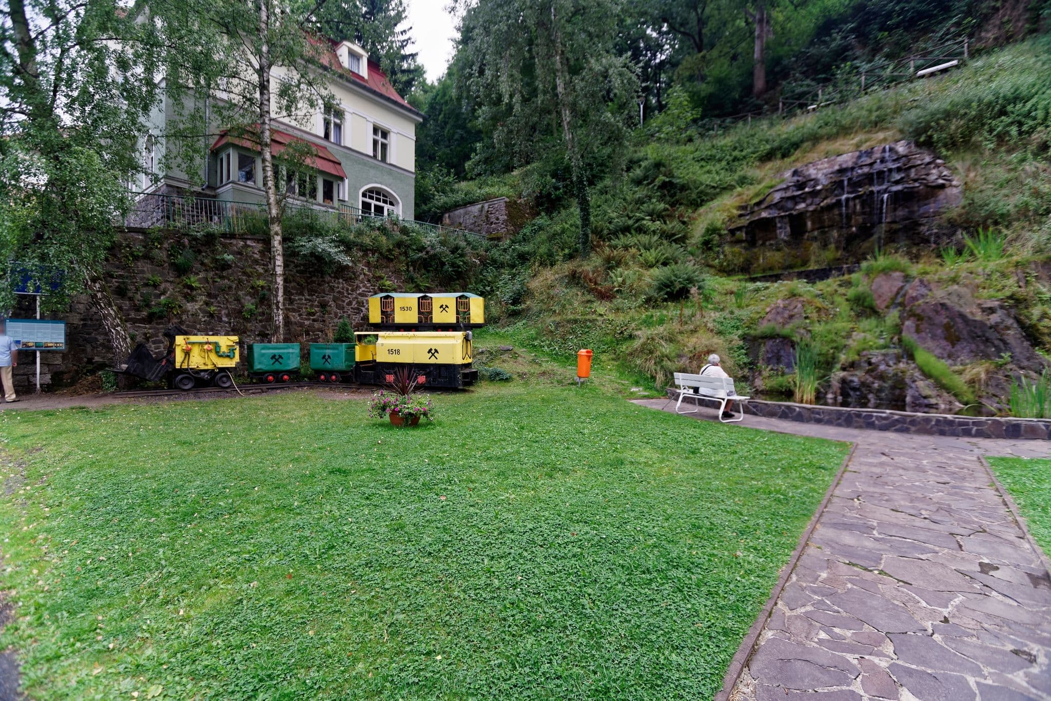 Street view near Hotel Astoria, Jáchymov — © txllxt (CC BY-SA · Mapillary)