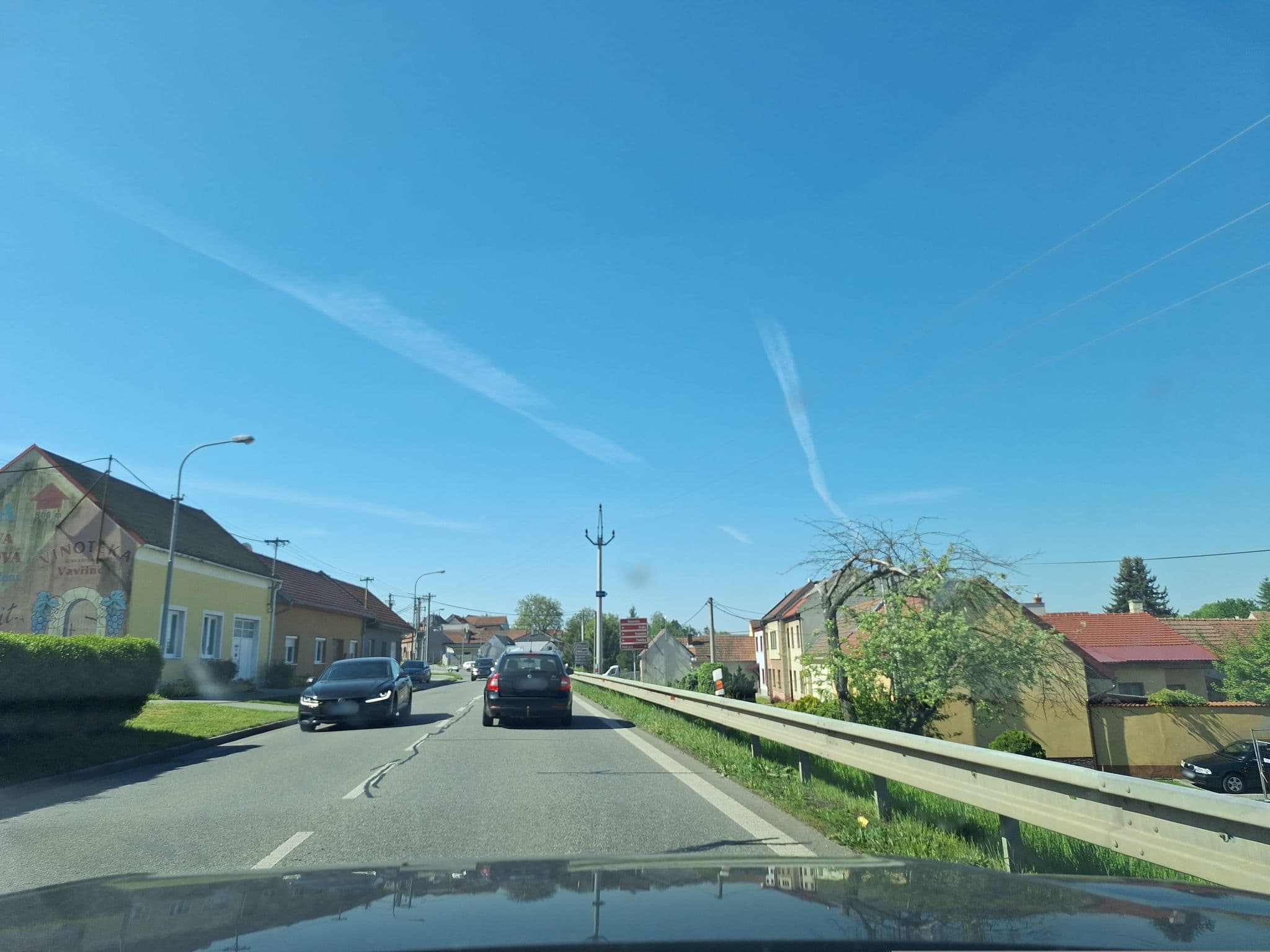 Street view near Penzion Na mlýně, Ostrožská Nová Ves — © gob (CC BY-SA · Mapillary)