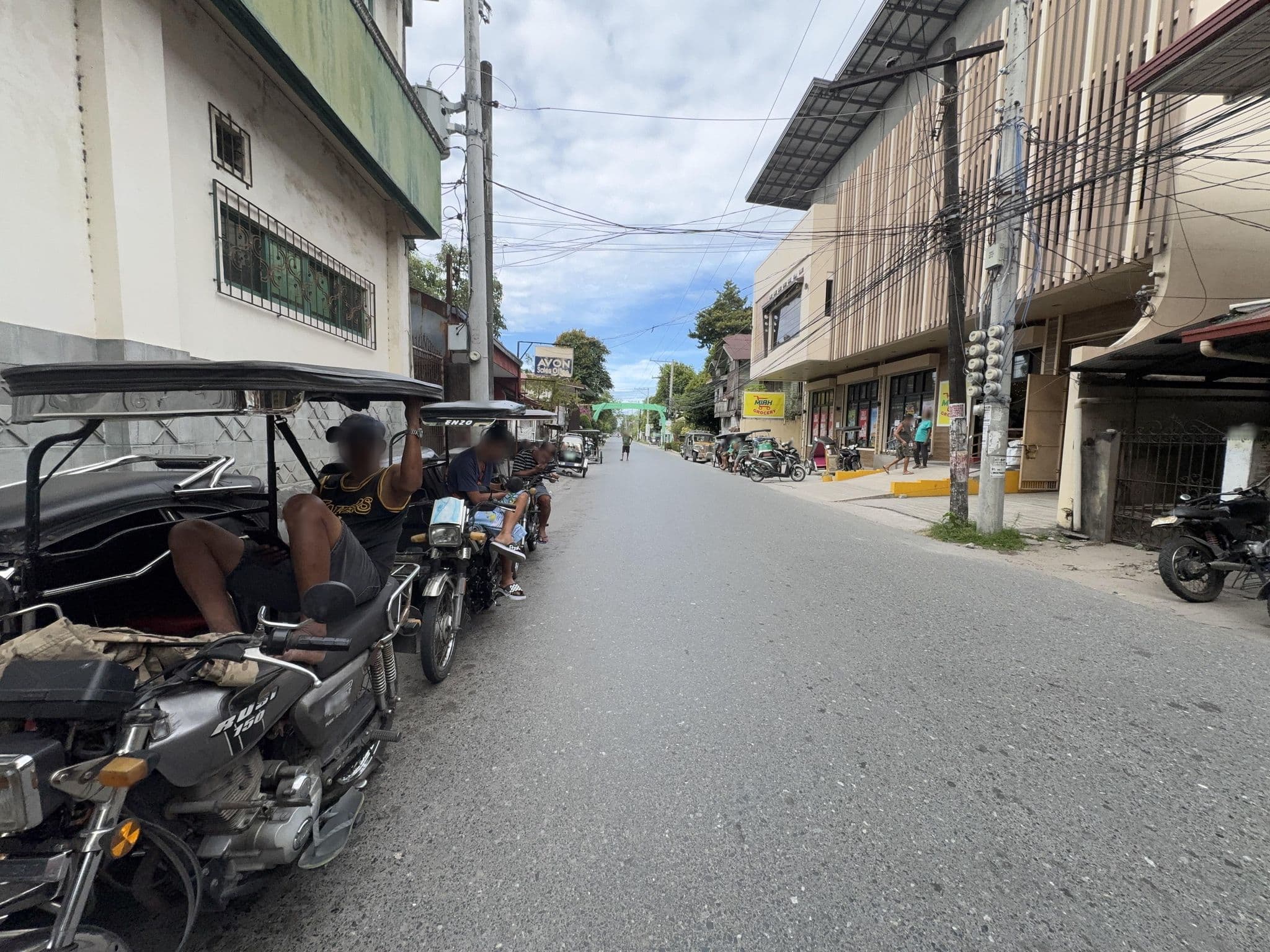 Street view near Aping Sky Beach Resort, San Narciso — © mikkotamura (CC BY-SA · Mapillary)