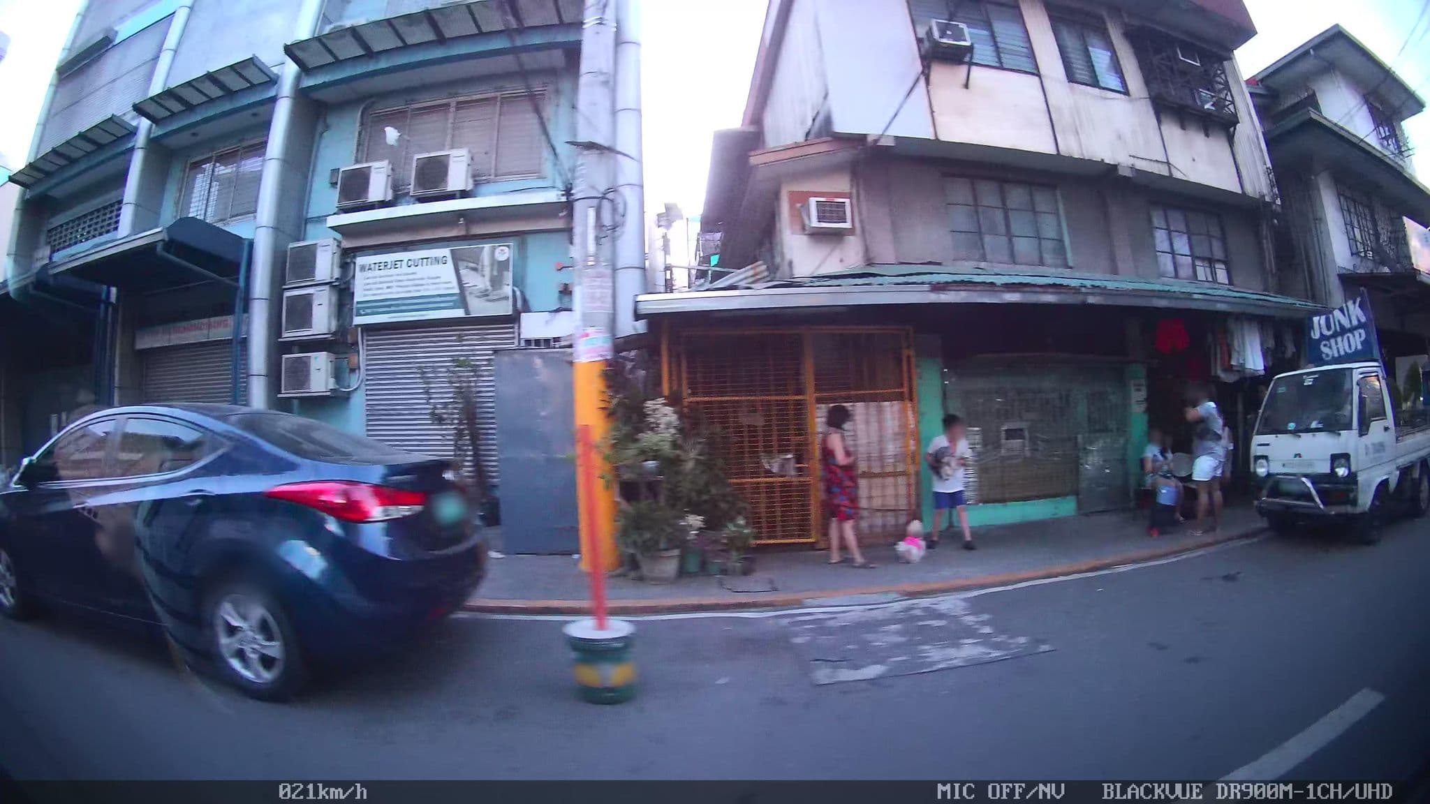 Street view near Jodaar Cottage Industries, Manila — © kaart_4 (CC BY-SA · Mapillary)