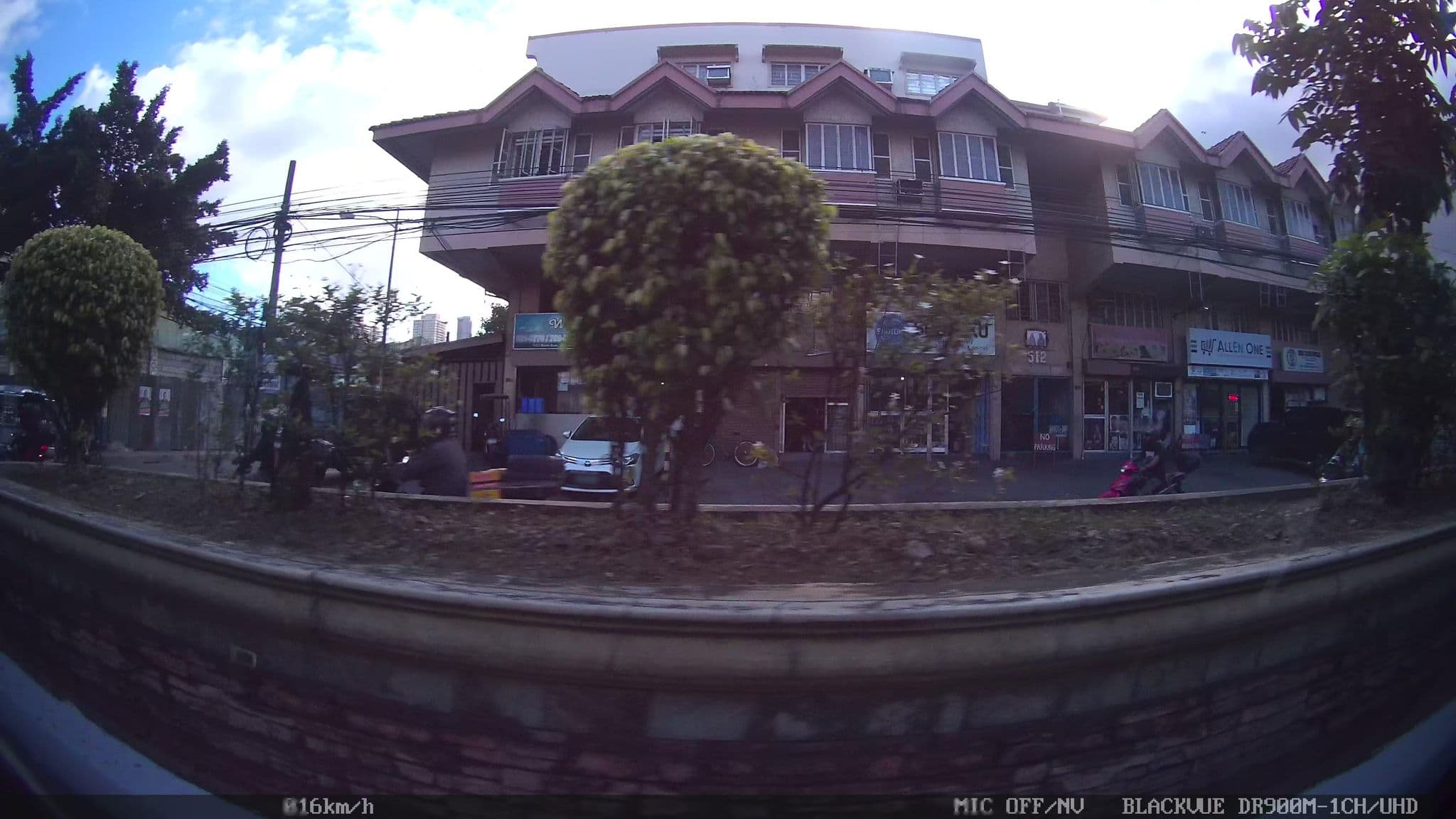 Street view near Miramar Hotel, Mandaluyong — © kaart_4 (CC BY-SA · Mapillary)