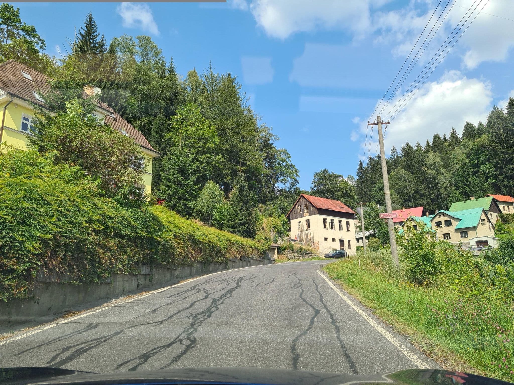 Street view near Sally, Desná — © kino (CC BY-SA · Mapillary)