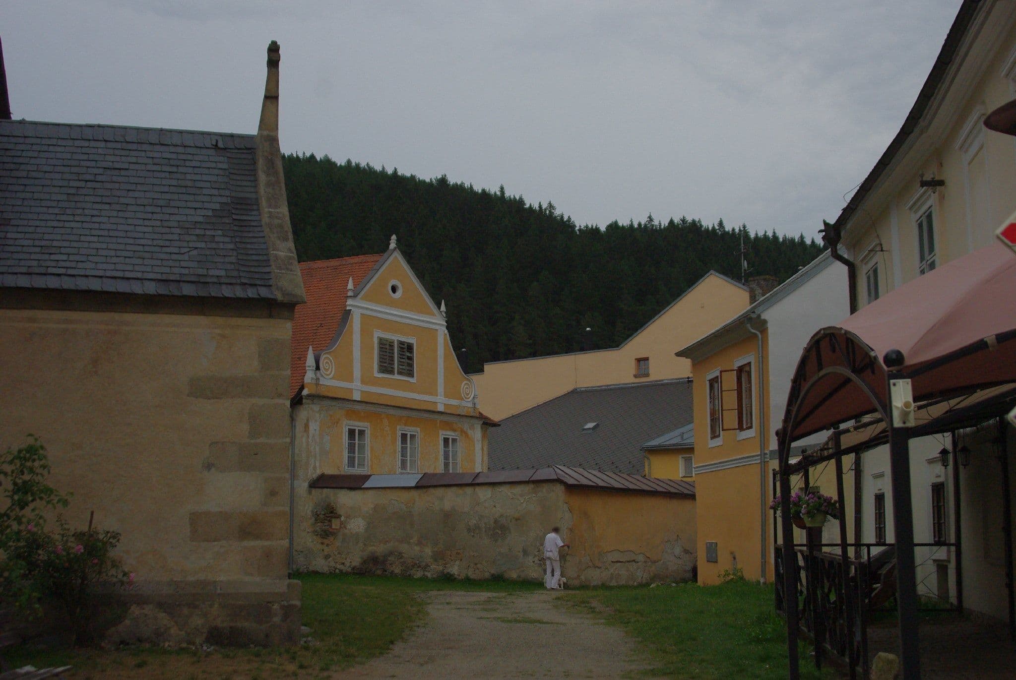 Street view near Hotel Růže, Vyšší Brod — © utvonalfelmeresek (CC BY-SA · Mapillary)