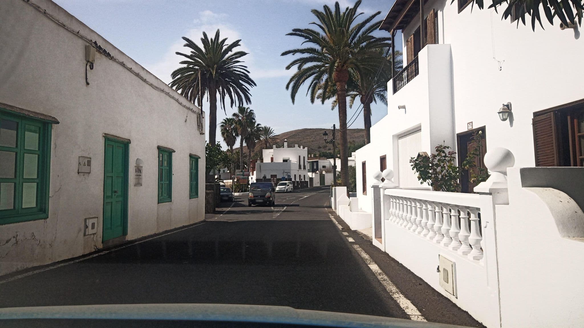 Street view near Arte de Obra, Haría — © Brainus (CC BY-SA · Mapillary)