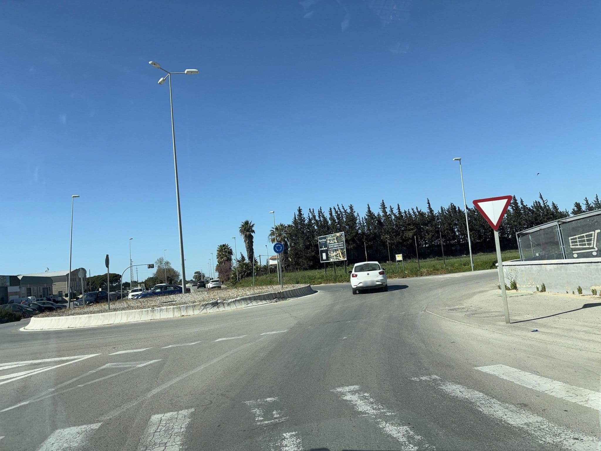 Street view near Apartamentos los Mellizos, Conil de la Frontera — © seraq (CC BY-SA · Mapillary)