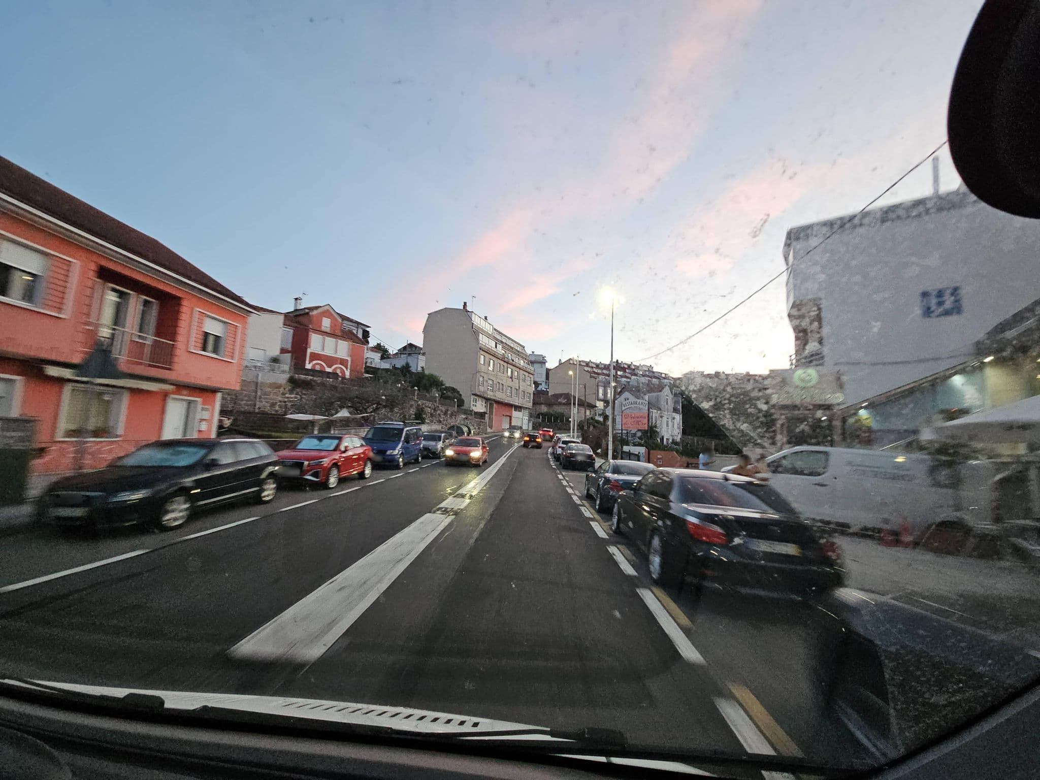 Street view near Hotel Loureiro, Bueu — © Ralvar (CC BY-SA · Mapillary)