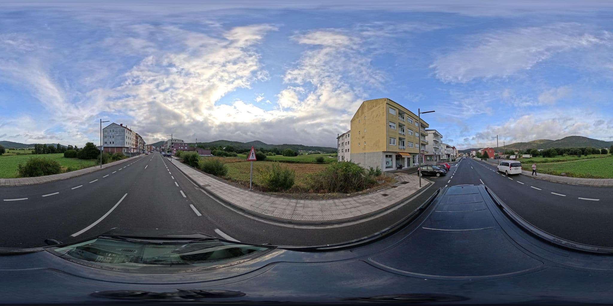 Street view near Café Pensión Vazquez, Camariñas — © seraq (CC BY-SA · Mapillary)