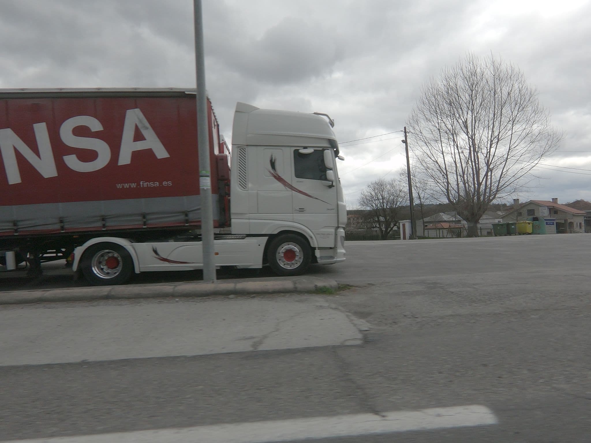 Street view near Hostal Limia, Allariz — © sanjorgepinho (CC BY-SA · Mapillary)