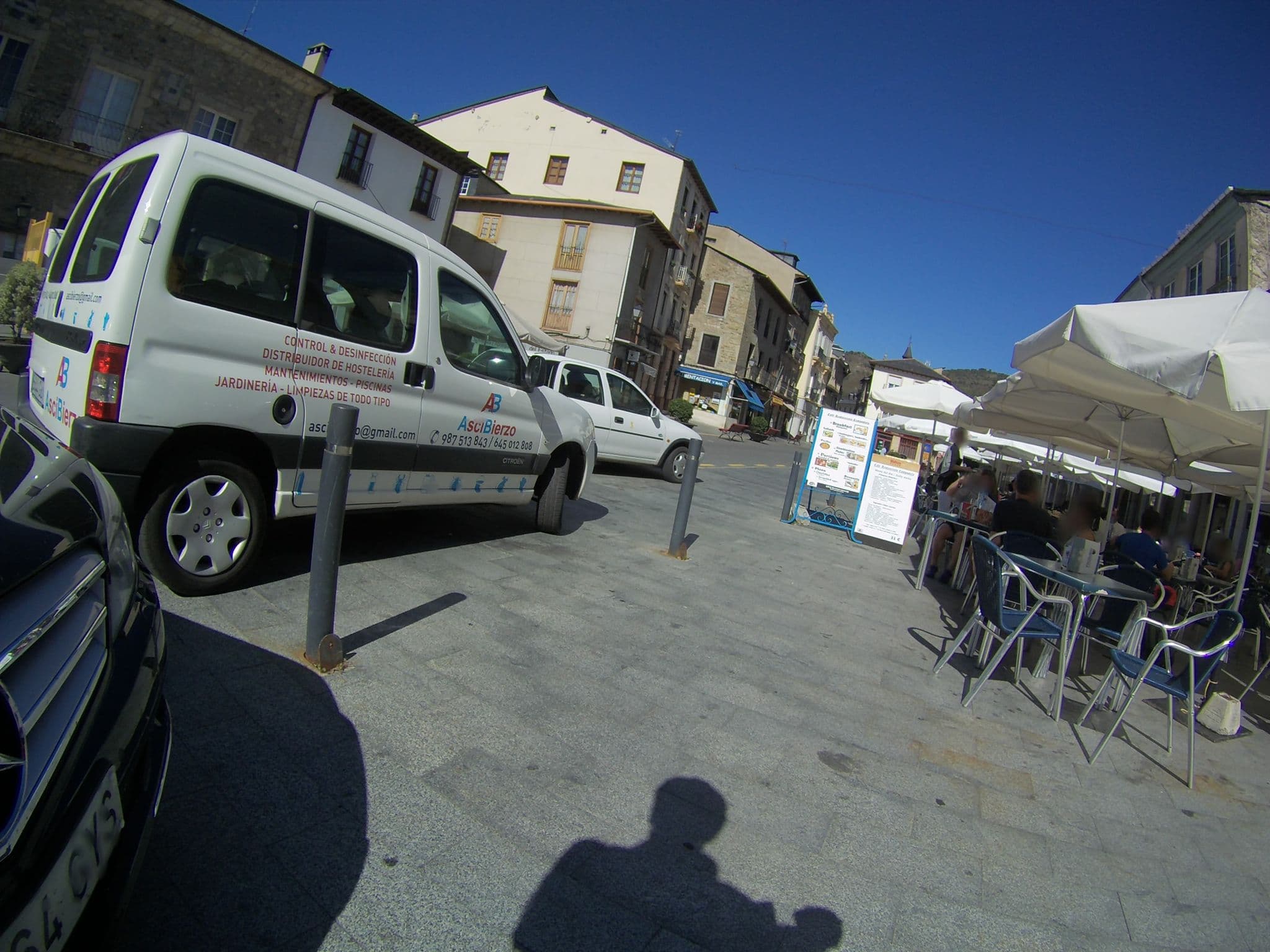 Street view near La Casa En La Senda, Villafranca del Bierzo — © camperxr (CC BY-SA · Mapillary)