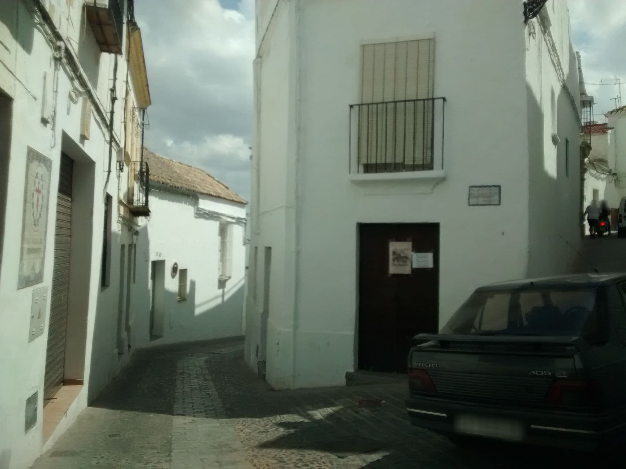 Street view near Hotel La Casa de las Bóvedas, Arcos de la Frontera — © egofer (CC BY-SA · Mapillary)