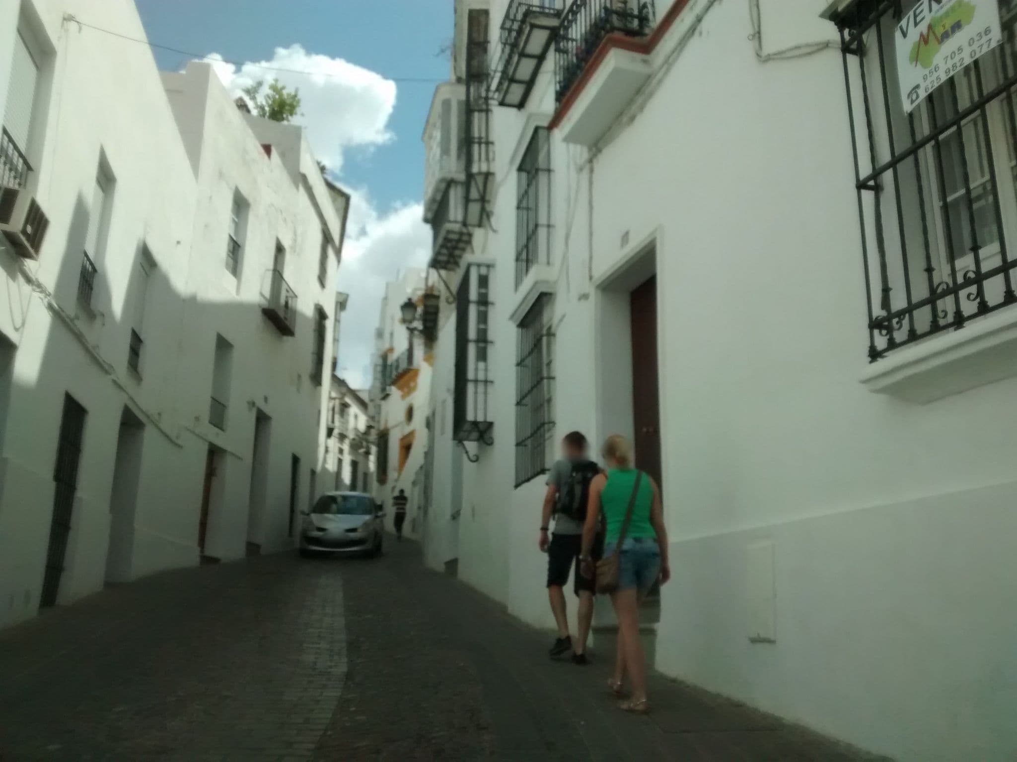 Street view near Hostal Cuesta de Belén, Arcos de la Frontera — © egofer (CC BY-SA · Mapillary)