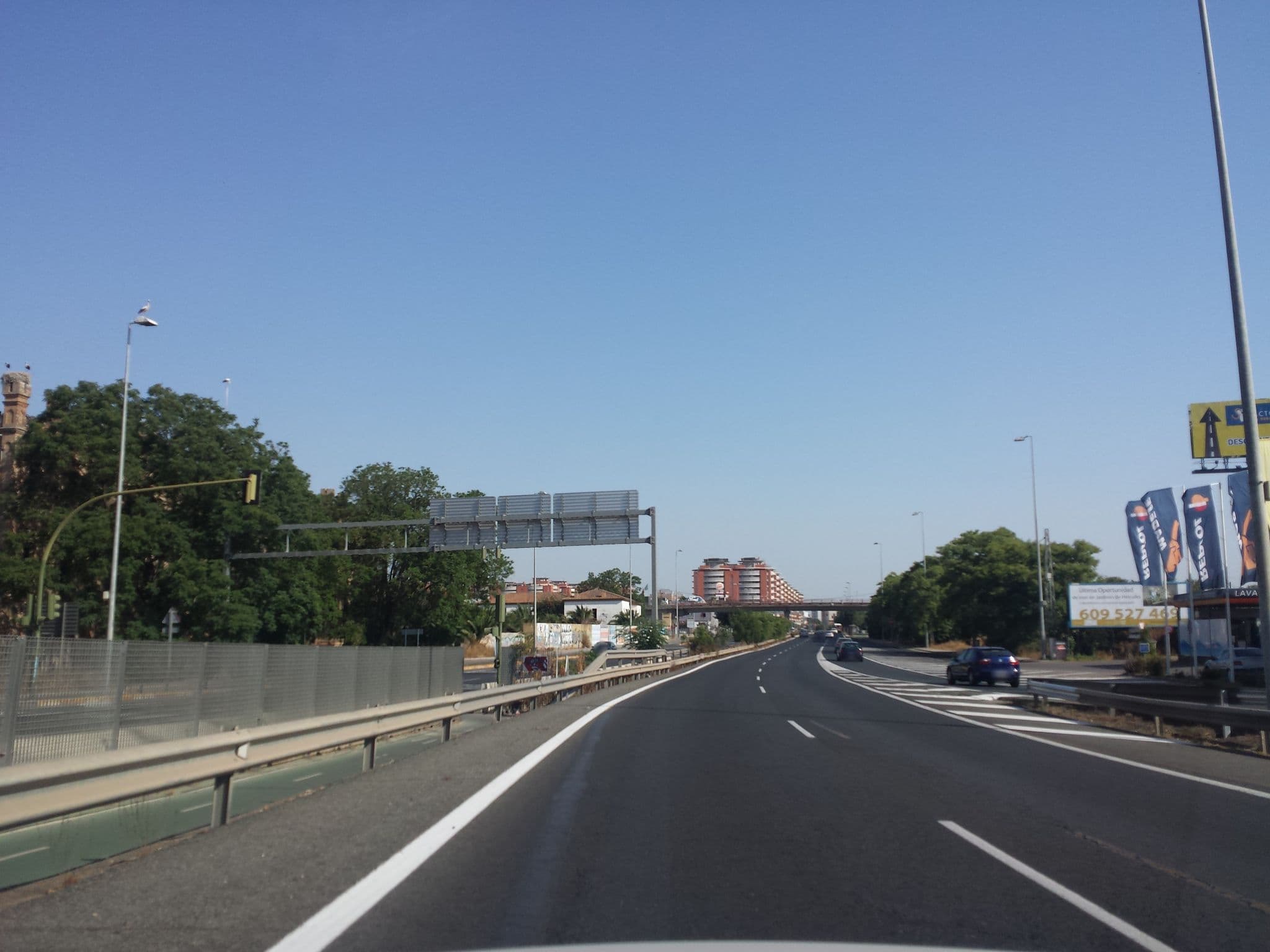 Street view near Hotel Al-Andalus Palace, Gelves — © agpericot (CC BY-SA · Mapillary)
