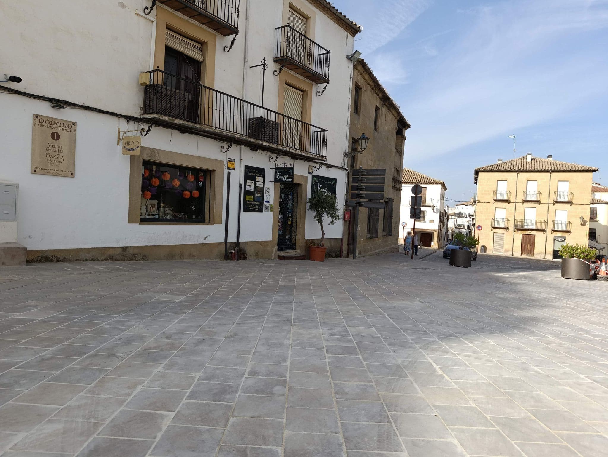 Street view near Tren Turístico Ciudad de Baeza, Baeza — © C6H12O6 (CC BY-SA · Mapillary)