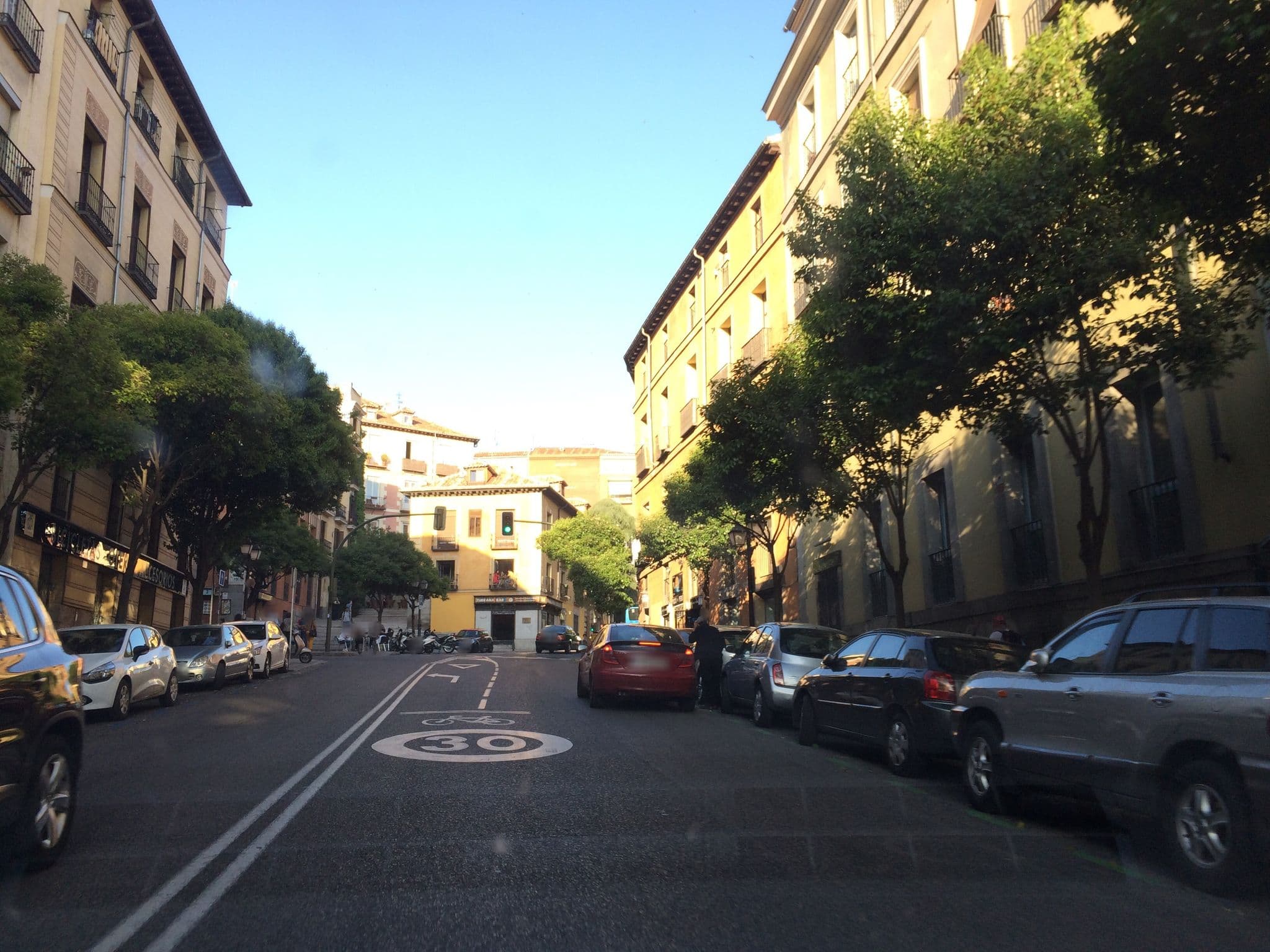 Street view near Airbnb Calle del Alamillo 11, Palacio — © radnaj (CC BY-SA · Mapillary)