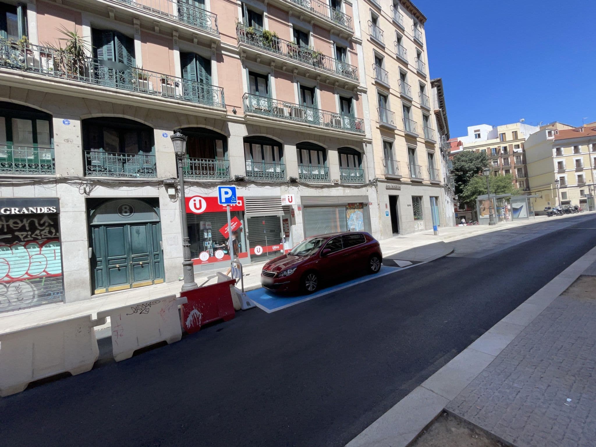 Street view near Alvaro Residence, La Latina — © seraq (CC BY-SA · Mapillary)