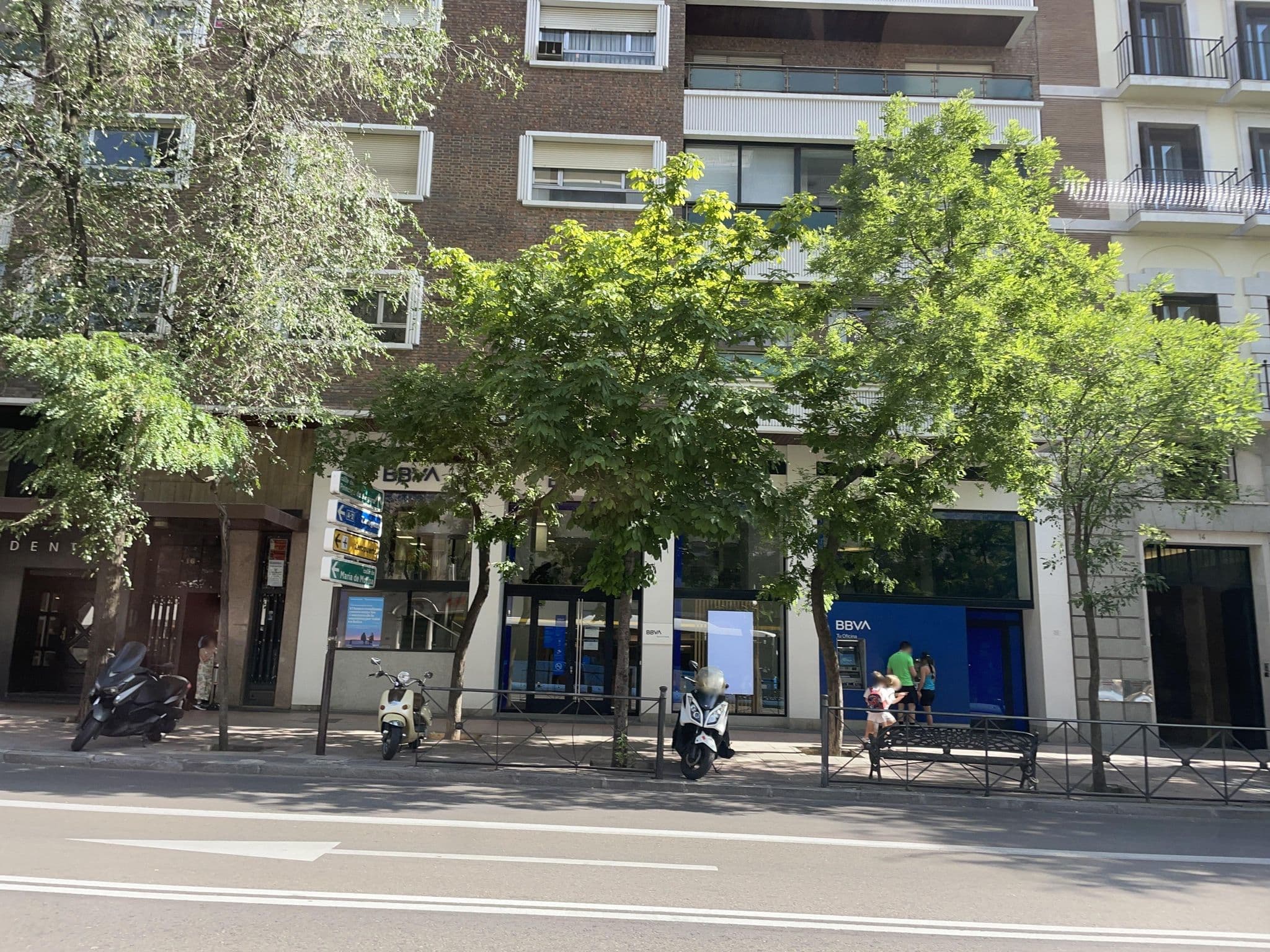 Street view near R.M. Alcazar, Castellana — © seraq (CC BY-SA · Mapillary)