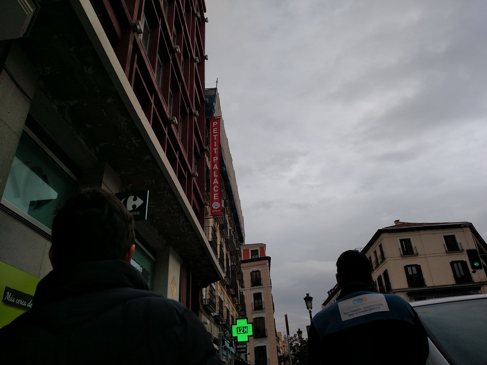 Street view near High Tech Hotel, La Latina — © denisaraujo68 (CC BY-SA · Mapillary)