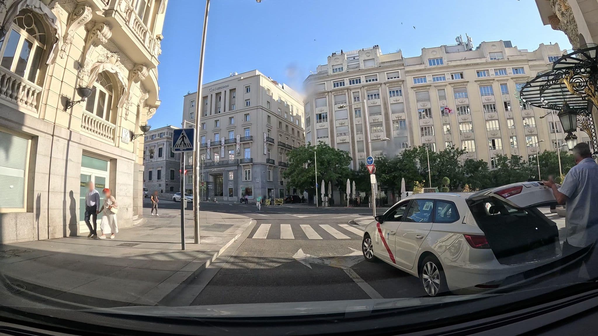 Street view near The Westin Palace, Las Cortes — © Ralvar (CC BY-SA · Mapillary)