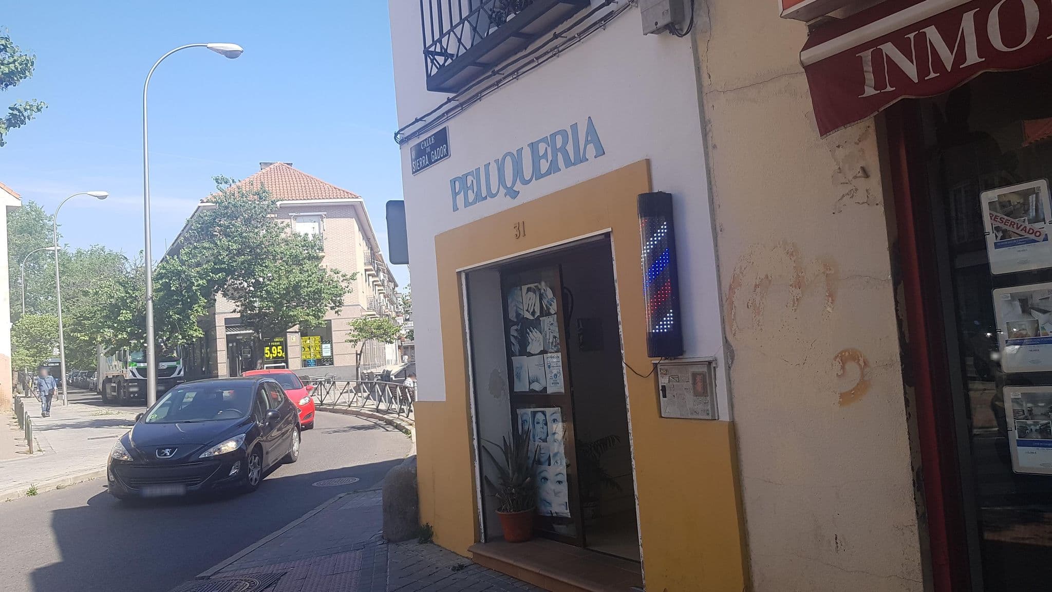 Street view near Rentals4Madrid, Vallecas — © Loreto (CC BY-SA · Mapillary)