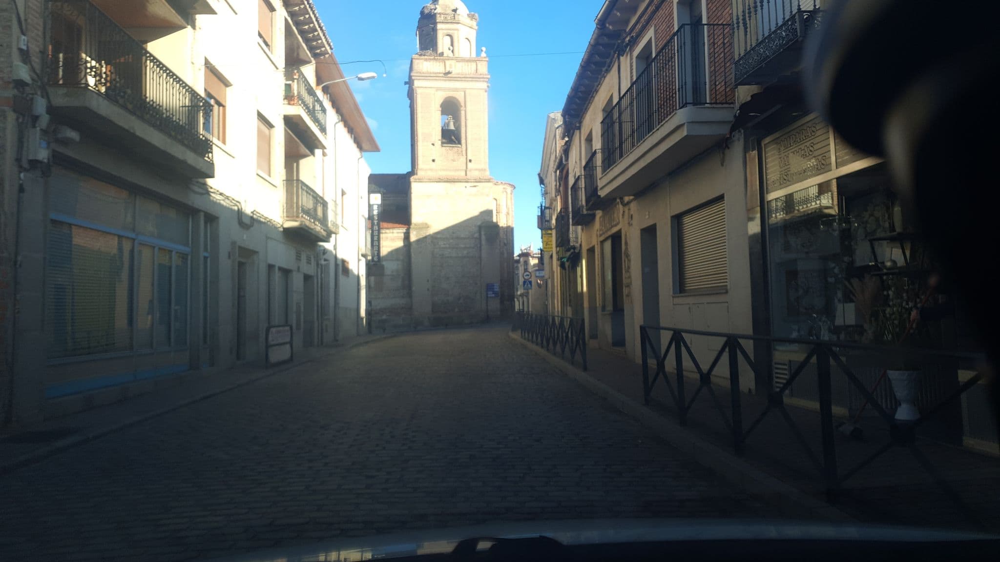 Street view near Hostal los pinares, Arévalo — © nyk0la3 (CC BY-SA · Mapillary)