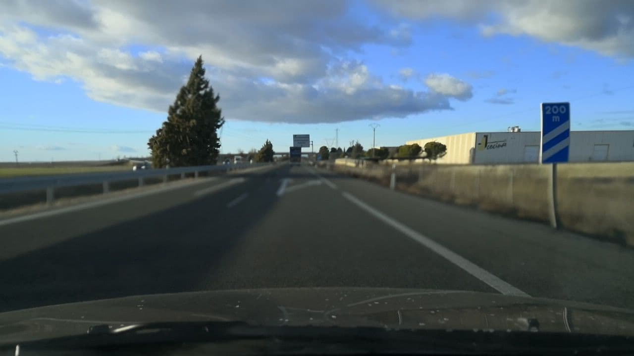 Street view near Palacio Balneario de las Salinas, Medina del Campo — © sanjorgepinho (CC BY-SA · Mapillary)