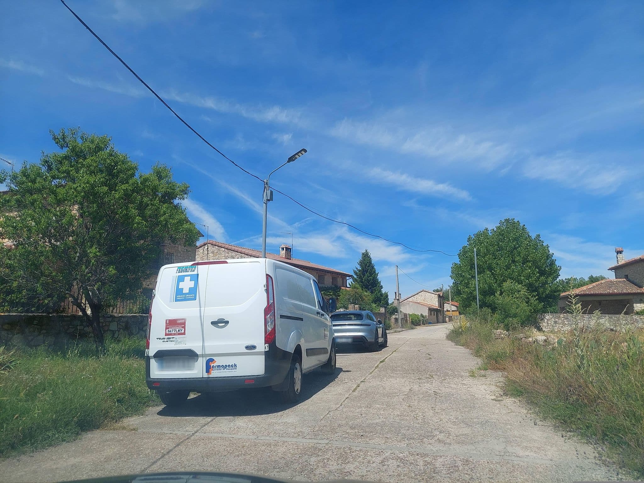 Street view near La Estrella Polar, Buitrago del Lozoya — © Albergarri788 (CC BY-SA · Mapillary)