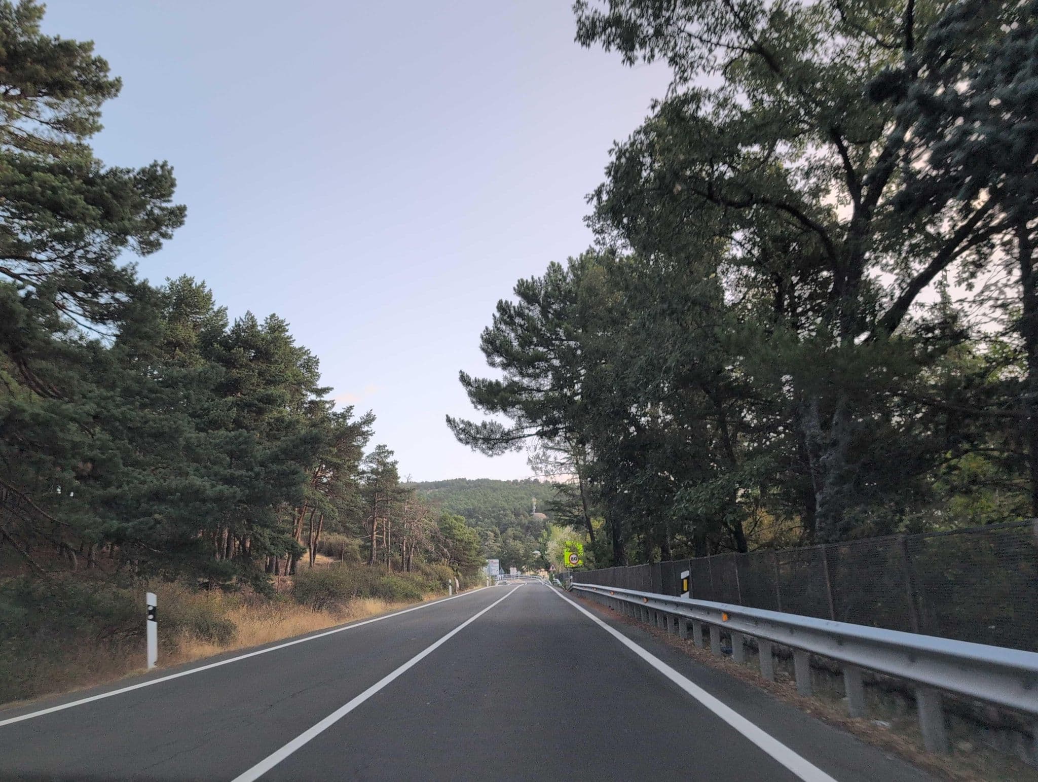 Street view near El Corzo Hotel de Montana, Navacerrada — © Albergarri788 (CC BY-SA · Mapillary)