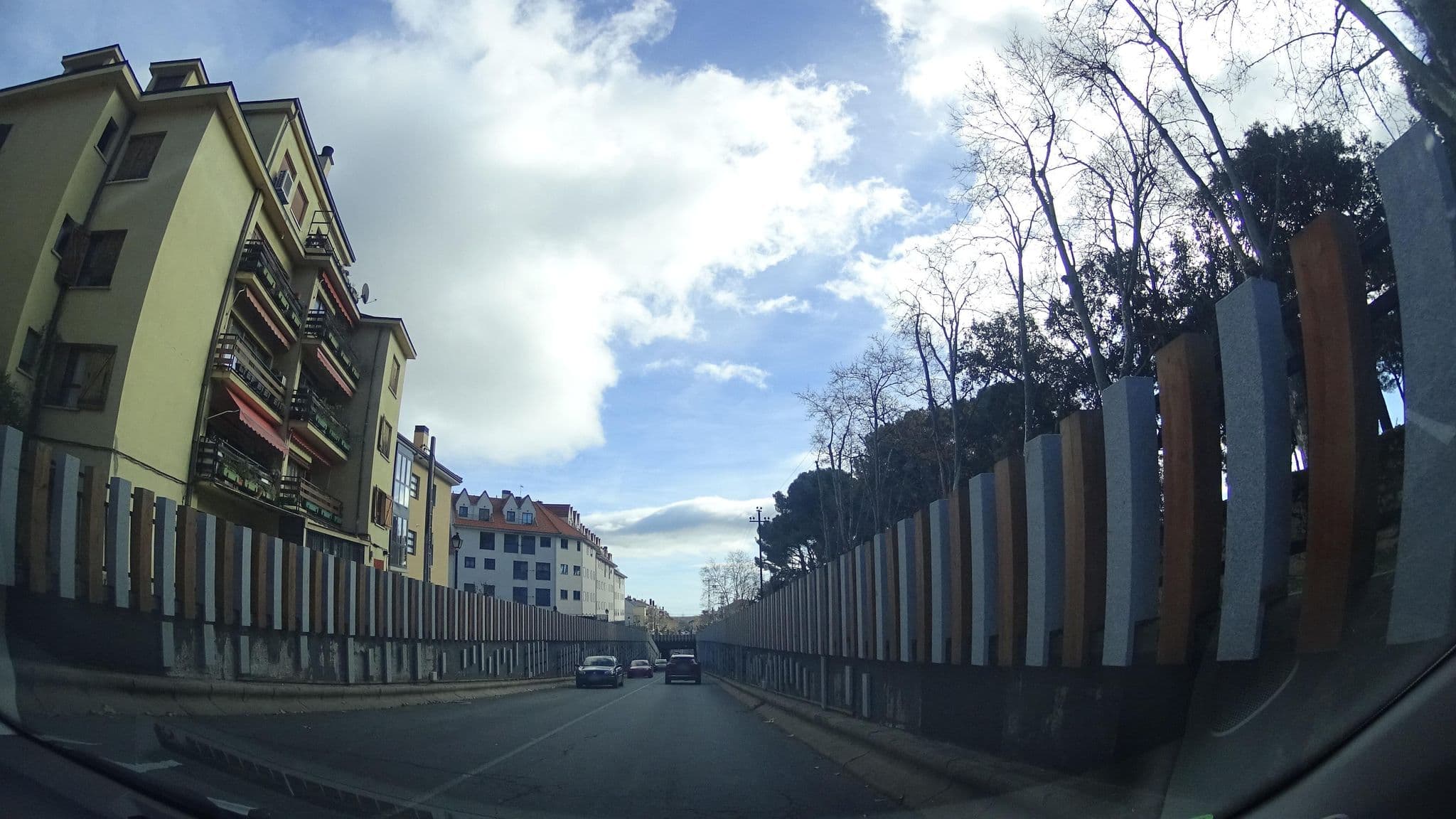 Street view near apartamentos el principe, El Escorial — © robertogeb (CC BY-SA · Mapillary)