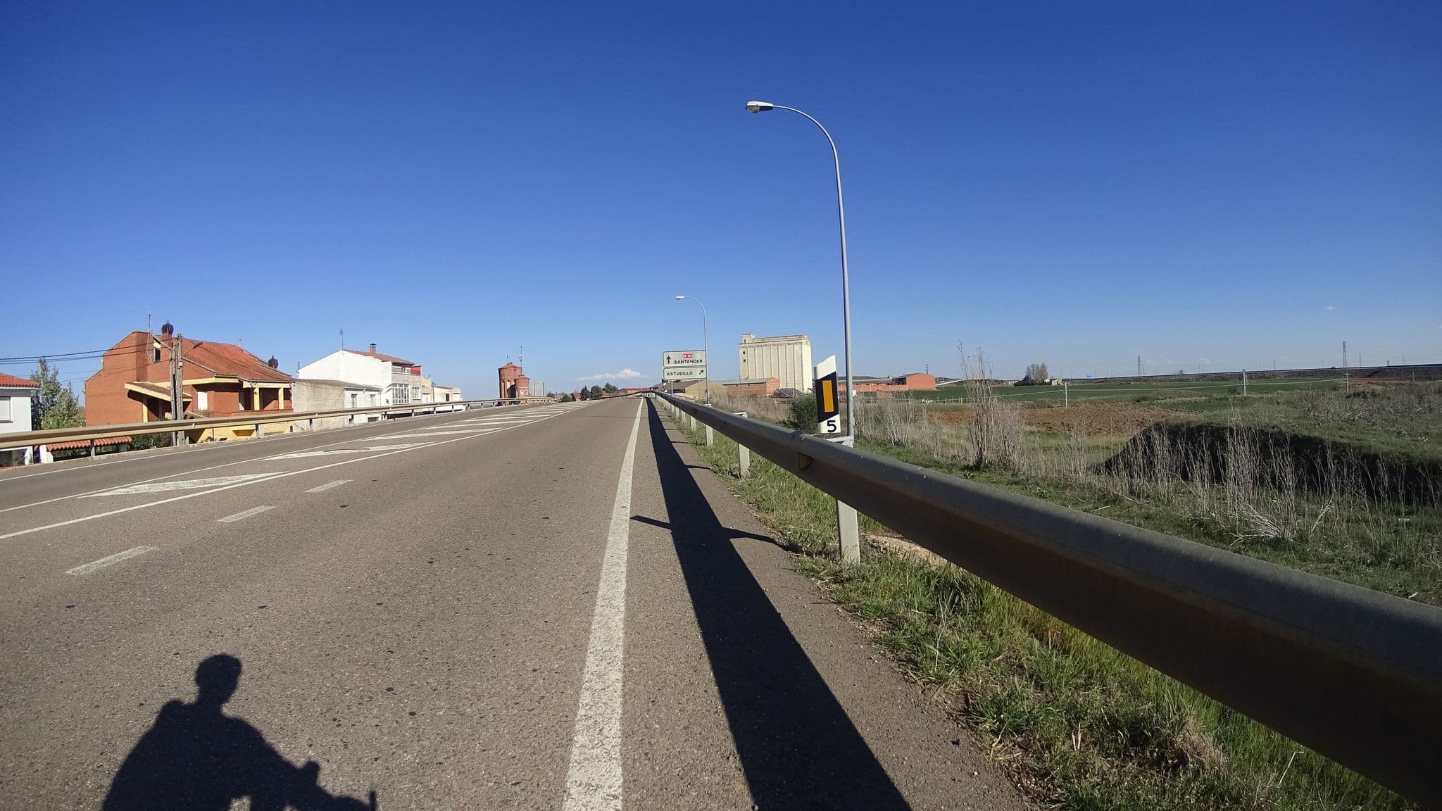 Street view near El Navio, Melgar de Fernamental — © robertogeb (CC BY-SA · Mapillary)