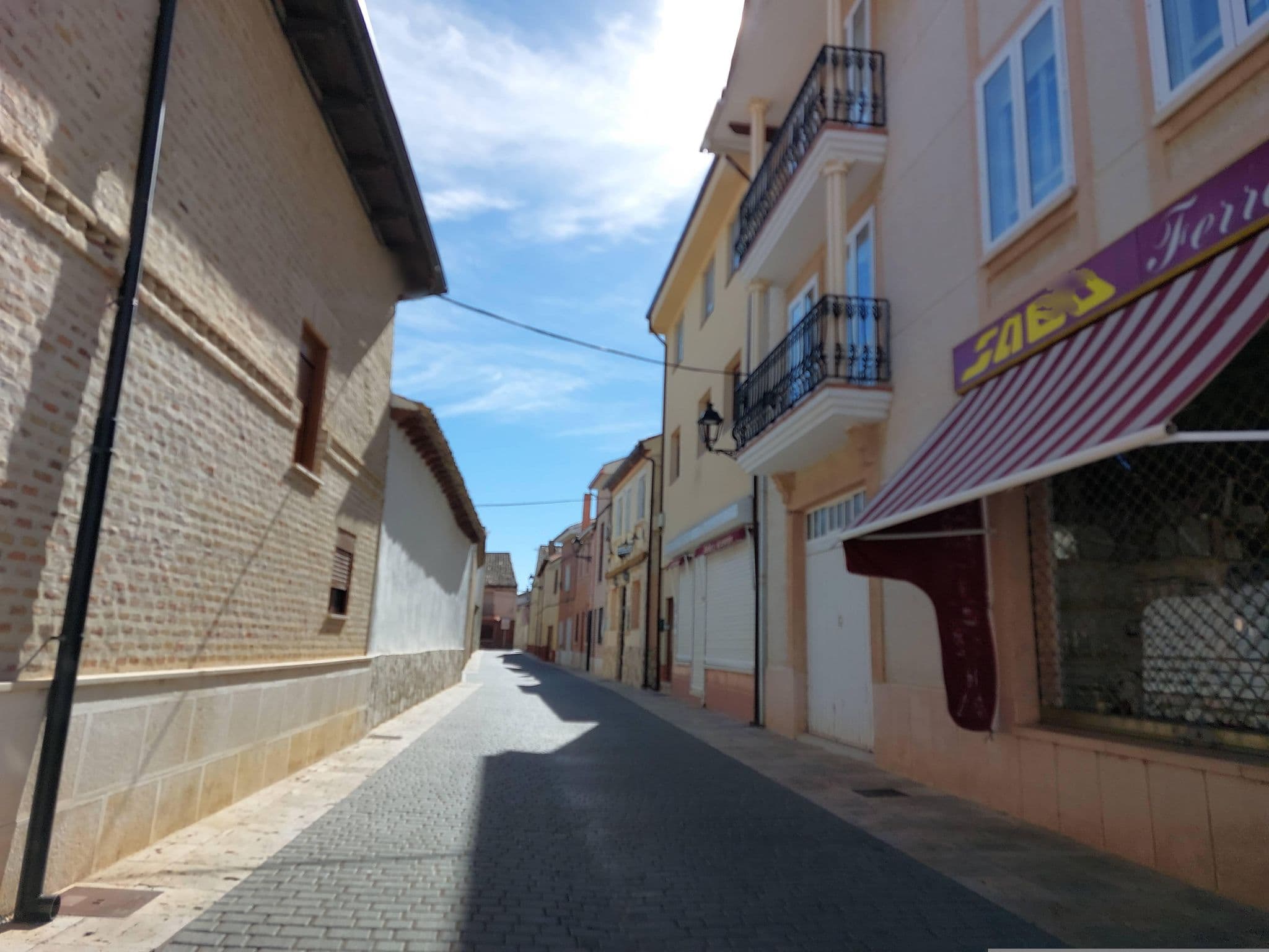Street view near El Resbalón, Carrión de los Condes — © 5rmft (CC BY-SA · Mapillary)