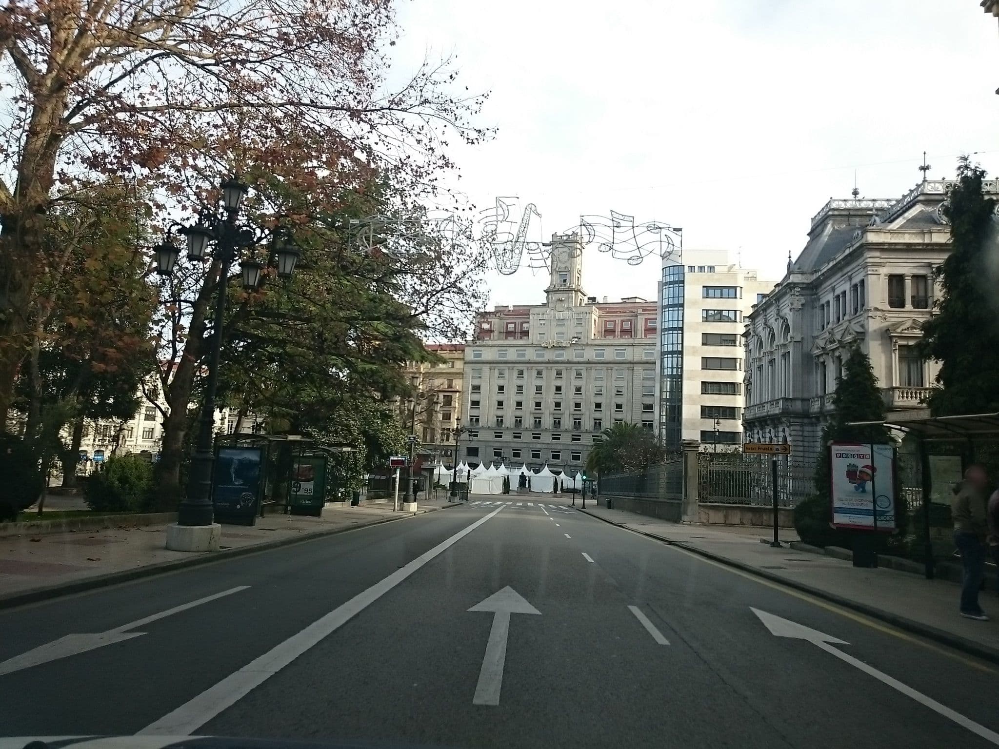 Street view near Hotel Magistral, Oviedo — © yopaseopor (CC BY-SA · Mapillary)