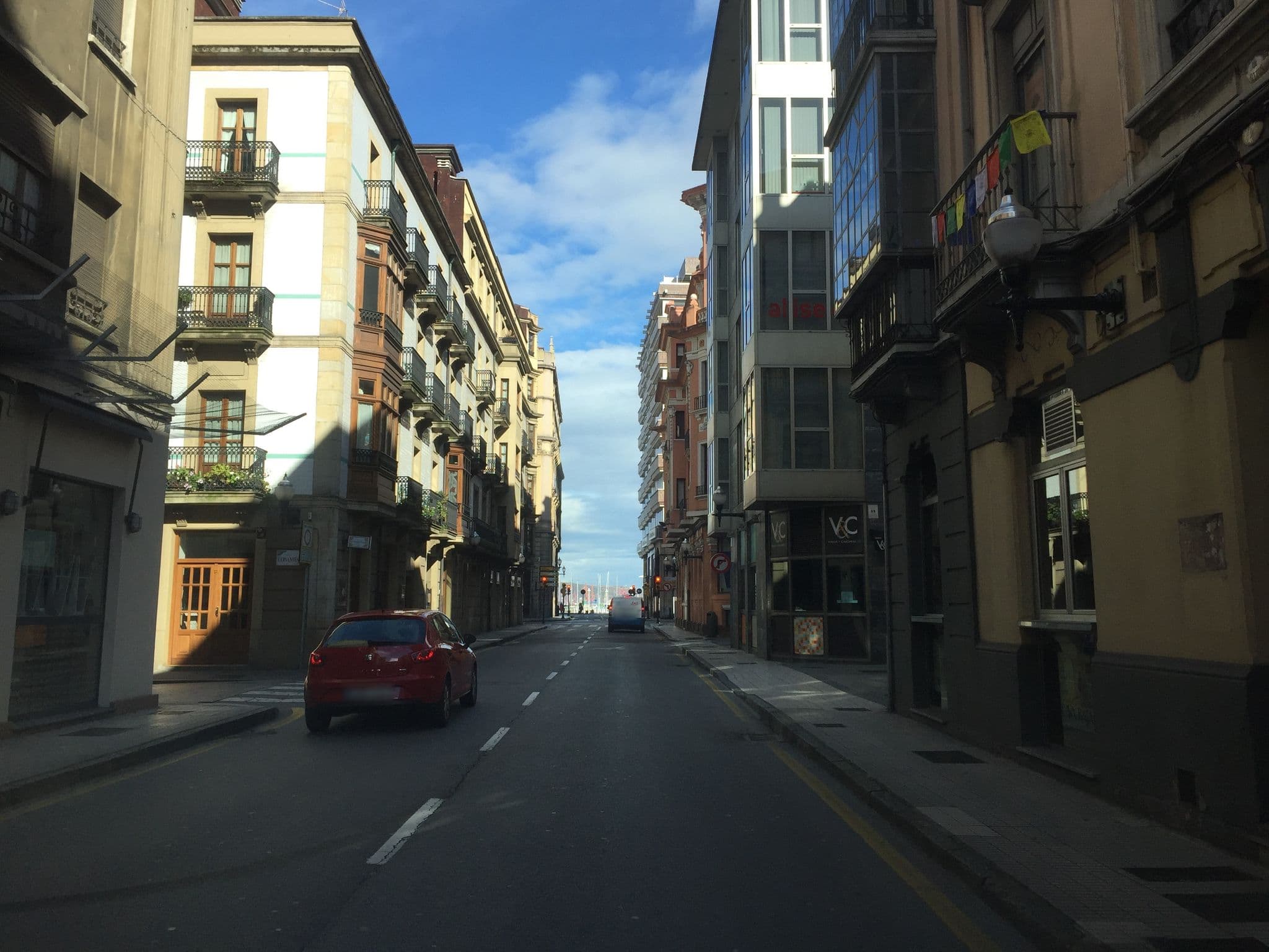 Street view near Hostal El Carmen, Gijón — © ptmap (CC BY-SA · Mapillary)