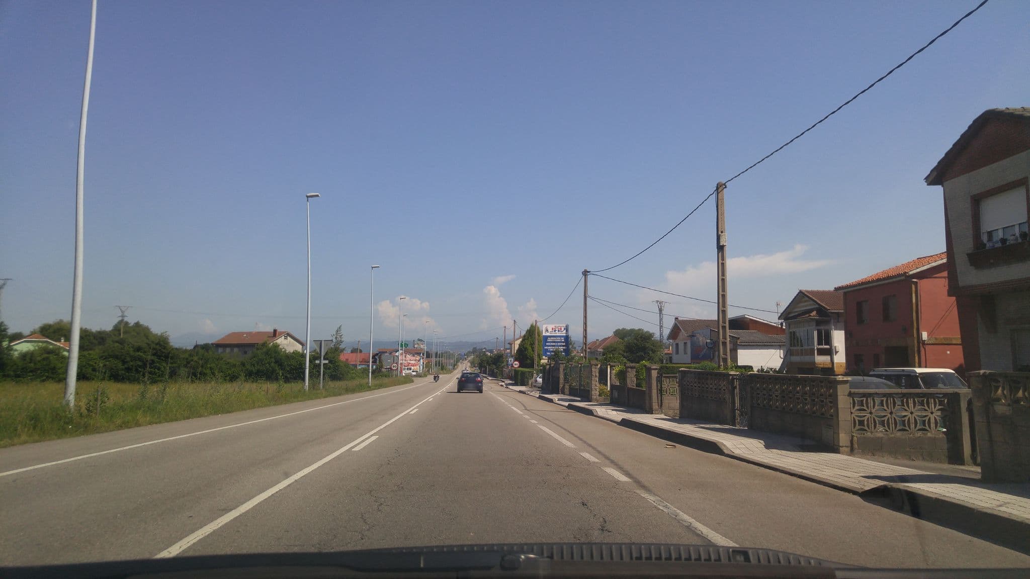 Street view near Los Pinos del Principado, Llanera — © conforcos (CC BY-SA · Mapillary)