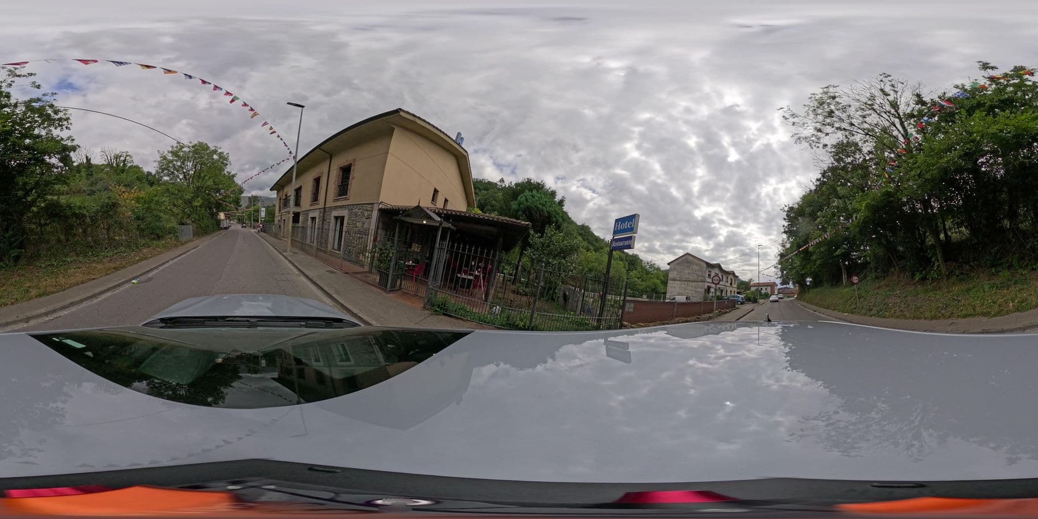 Street view near Hotel Ribera del Chicu, Parres — © yannakis (CC BY-SA · Mapillary)