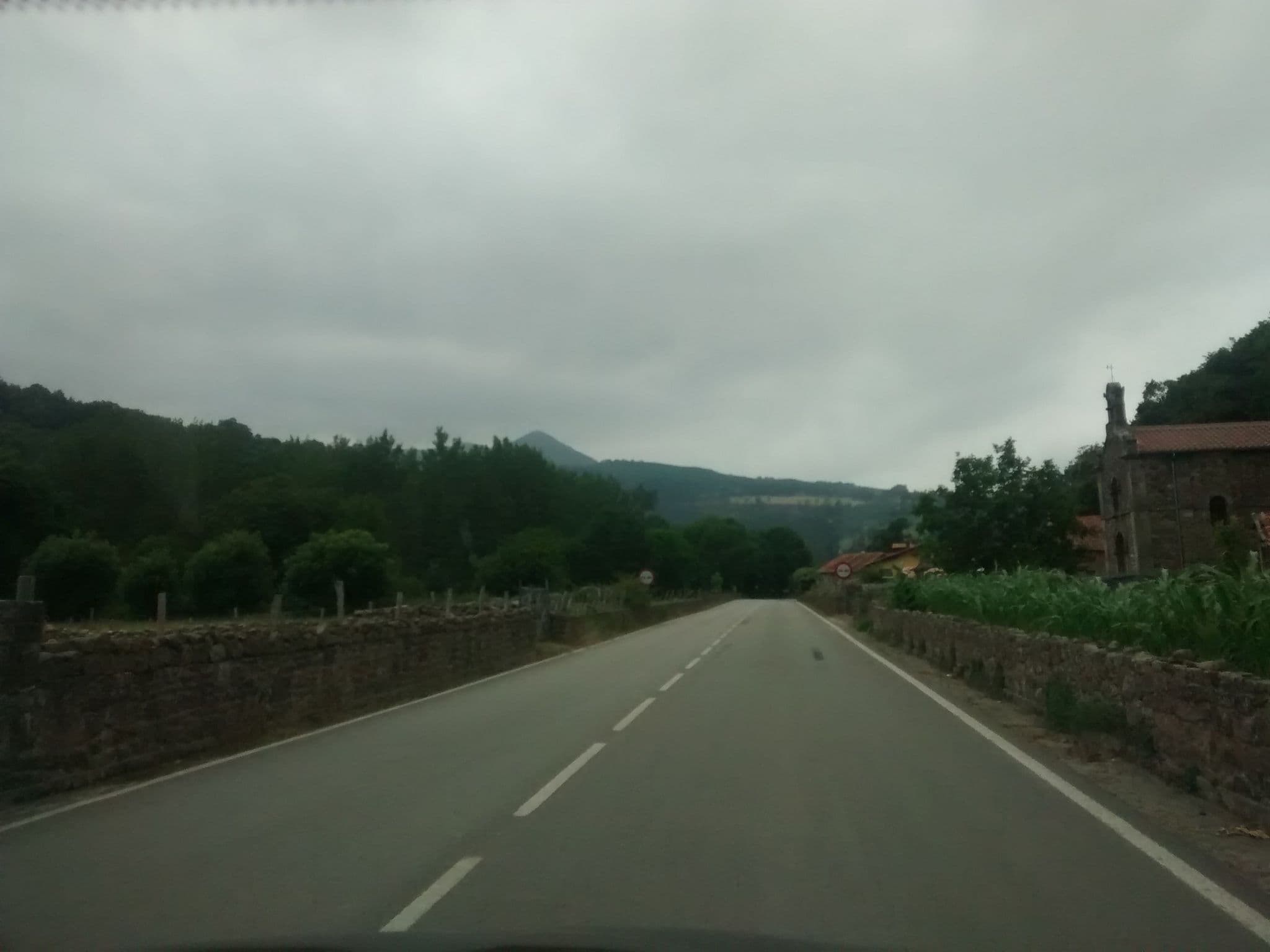 Street view near El Bosque de la Anjana, Cabezón de la Sal — © egofer (CC BY-SA · Mapillary)